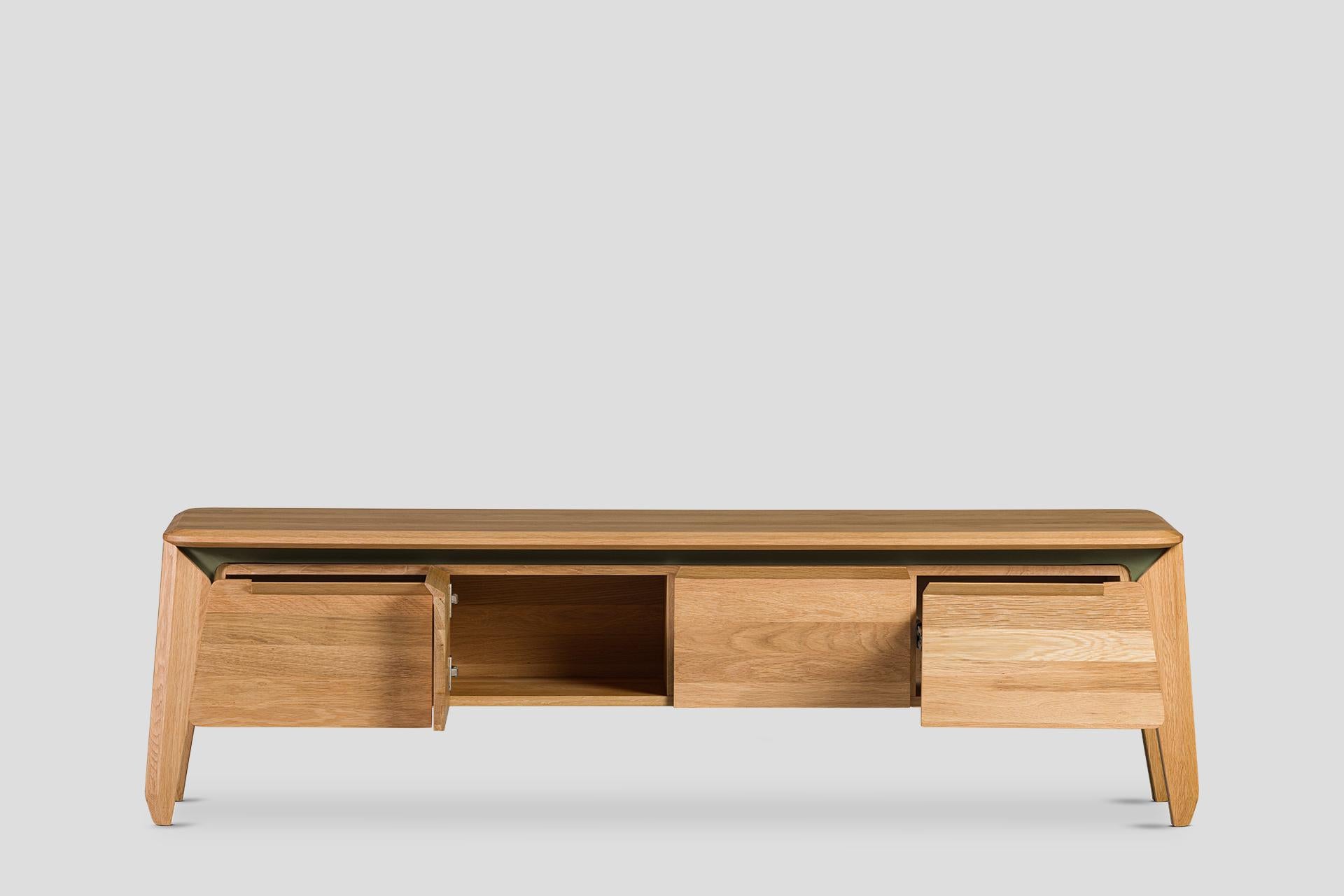 Mueble de TV Lika con detalles metálicos de colores Siglo XXI y contemporáneo en venta