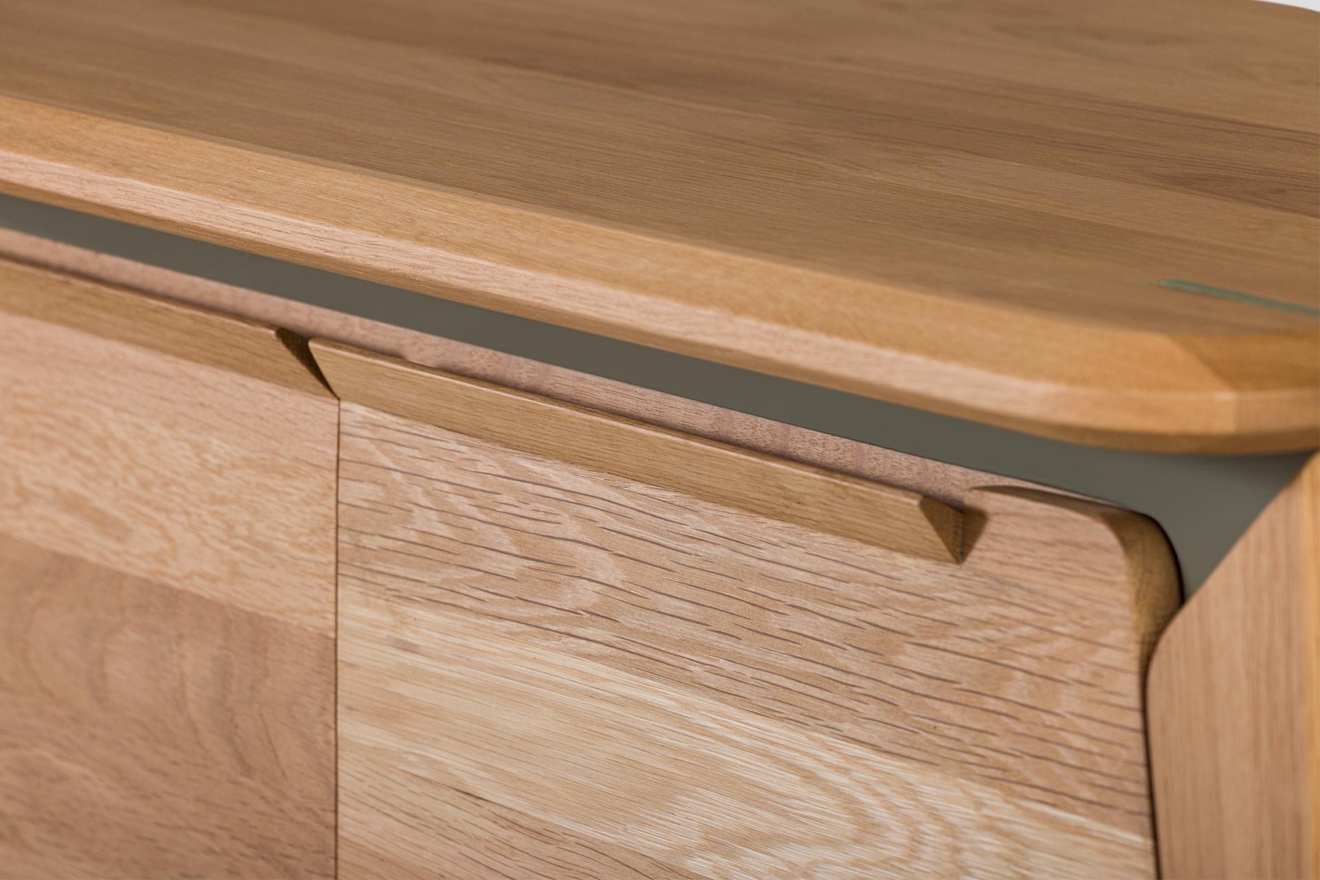 Mueble de TV Lika con detalles metálicos de colores en Nuevo estado para la venta en Okmeydanı, TR
