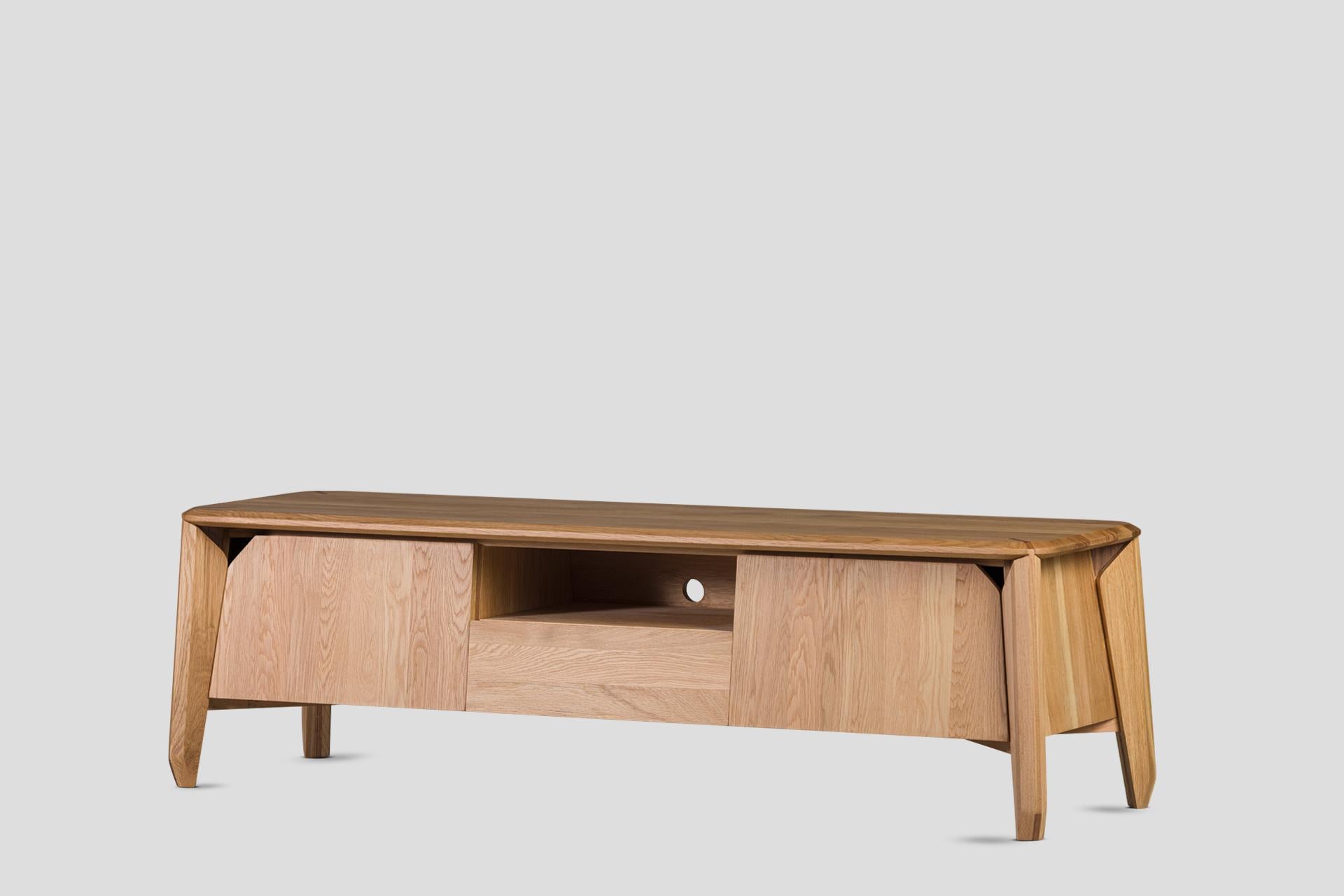 Lika TV Unit with Wooden Cover

This TV Unit combines functionality and aesthetics, providing a modern and elegant touch to your living room or office. In addition, its design is compatible with Förni's other Lika collection products, preserving the