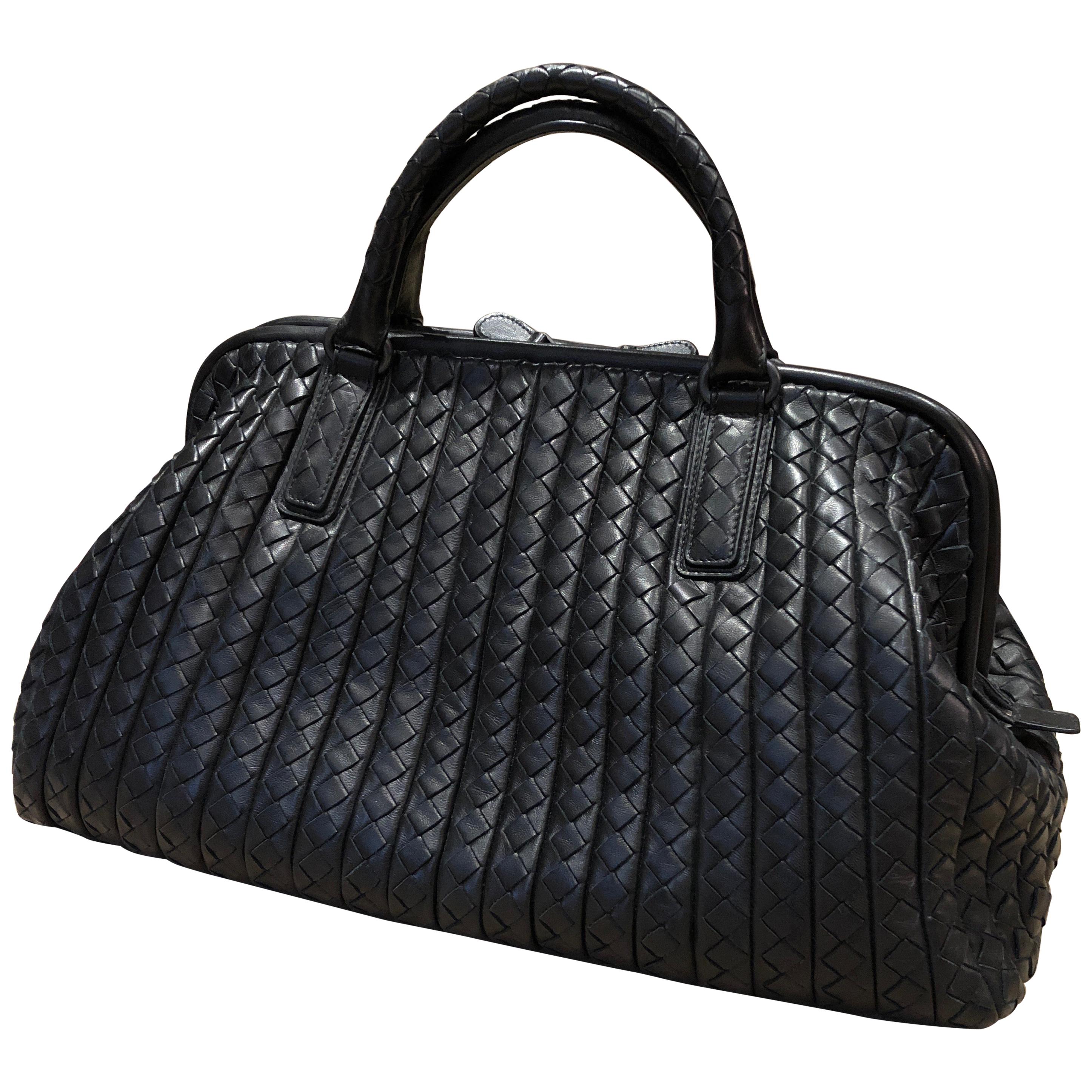 Like New Luxurious Bottega Veneta New Bond Satchel