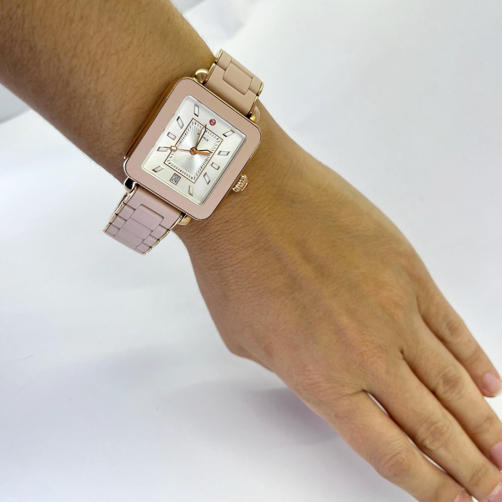 Orologio al quarzo Deco Sport di Michele usato, realizzato in acciaio inossidabile e gomma rosa chiaro, con quadrante in madreperla e bracciale desert rose. Modello MWW06K000018. Scatola originale e garanzia di un anno per il cronometraggio incluse.