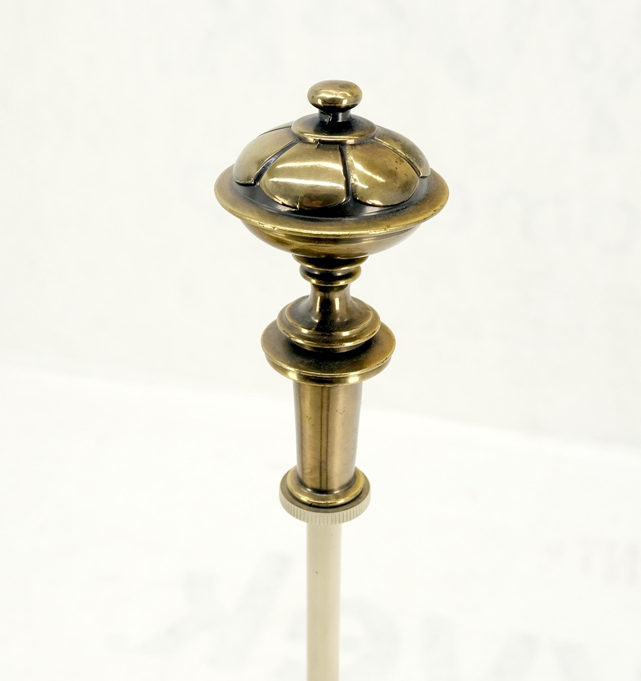 XX secolo Come NUOVO Coppia di belle lampade da tavolo in ottone Stifel Mid Century Modern MINT! in vendita