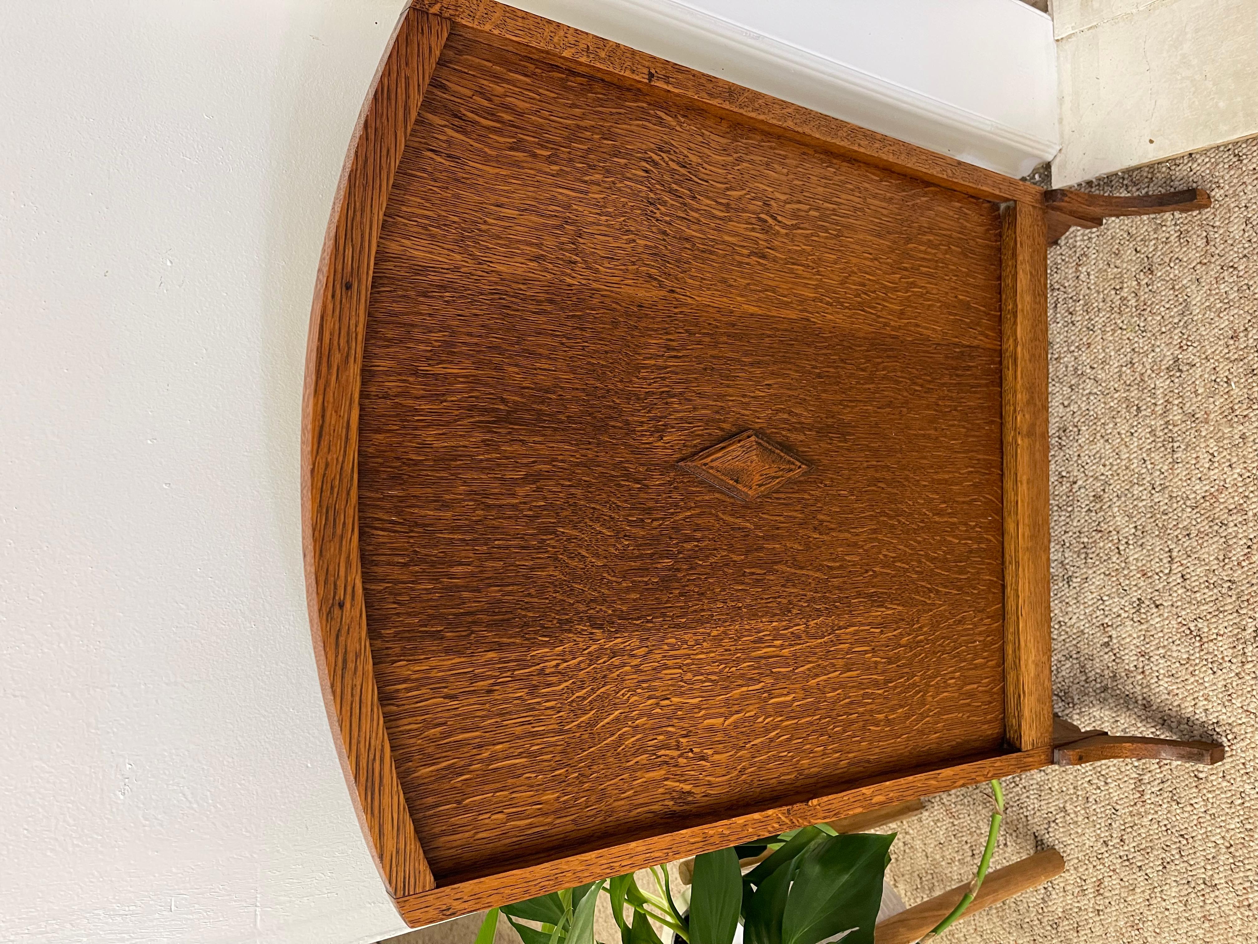 Likely Antique Arts and Crafts Quarter-Sawn Fire Screen with Diamond Inlay In Good Condition For Sale In Seattle, WA