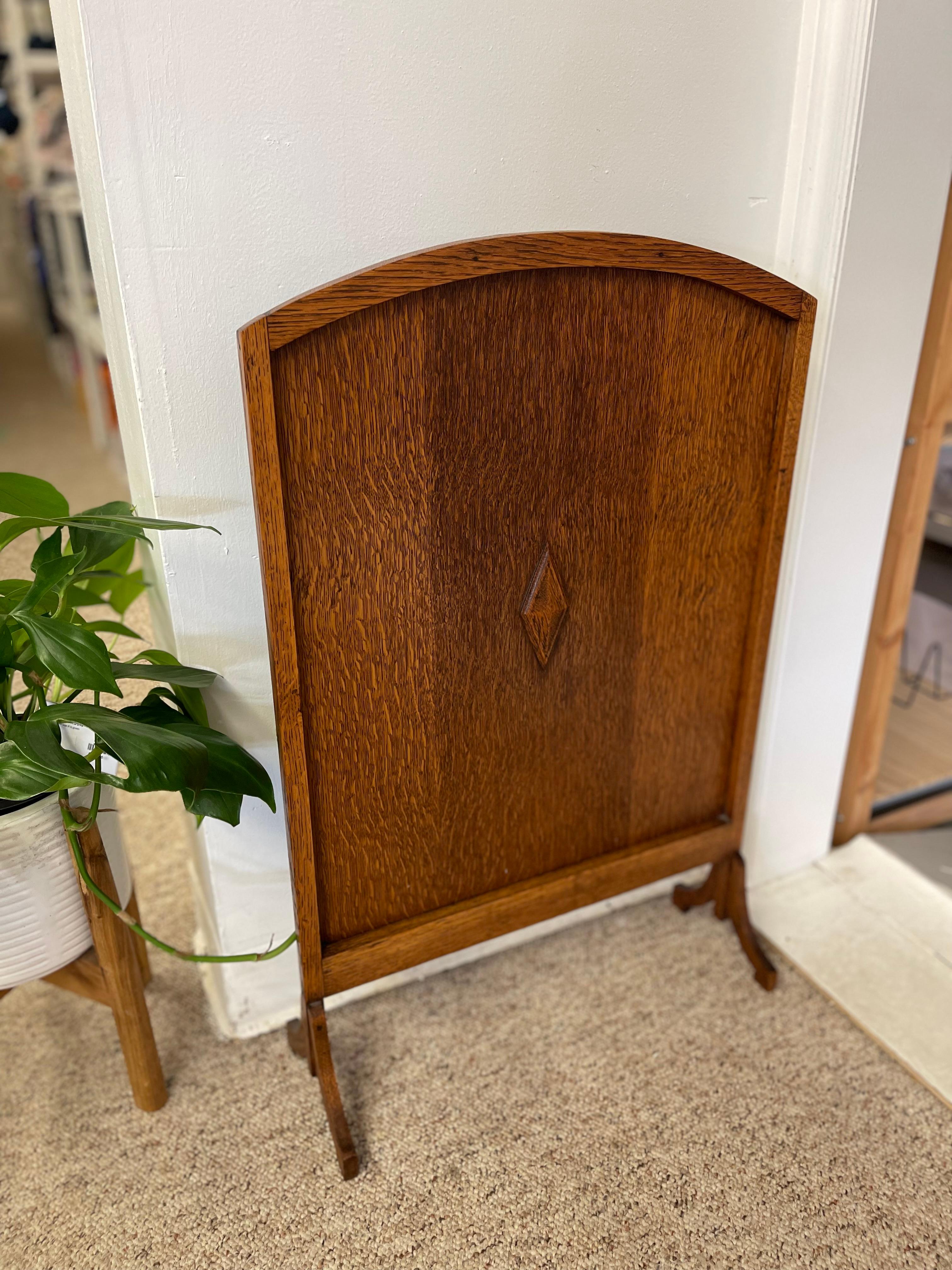 Early 20th Century Likely Antique Arts and Crafts Quarter-Sawn Fire Screen with Diamond Inlay For Sale