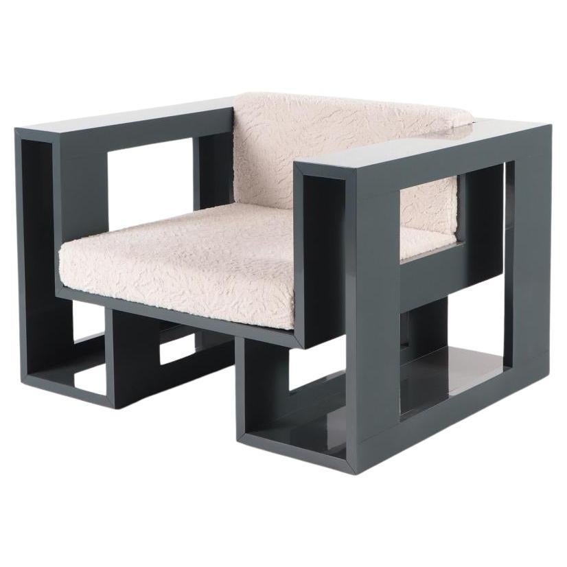Fauteuil club "Lil Bruda" laqué gris ardoise conçu par Maximilian Eicke pour Max en vente