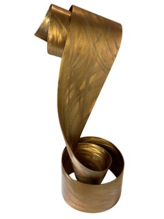Scultura fluida verticale minimalista "Golden Wave" di Lila Katzen
