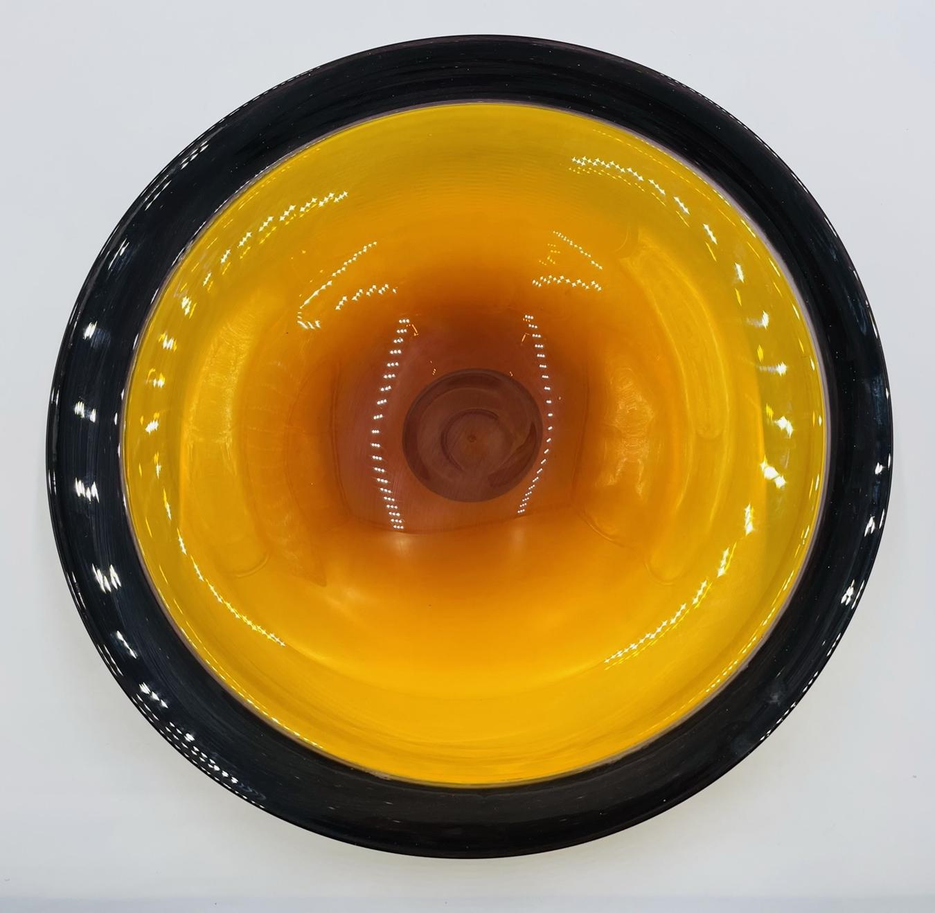 Américain Bol en verre d'art lilas et ambré XL par Correia, signé, daté et avec certificat d'authenticité en vente