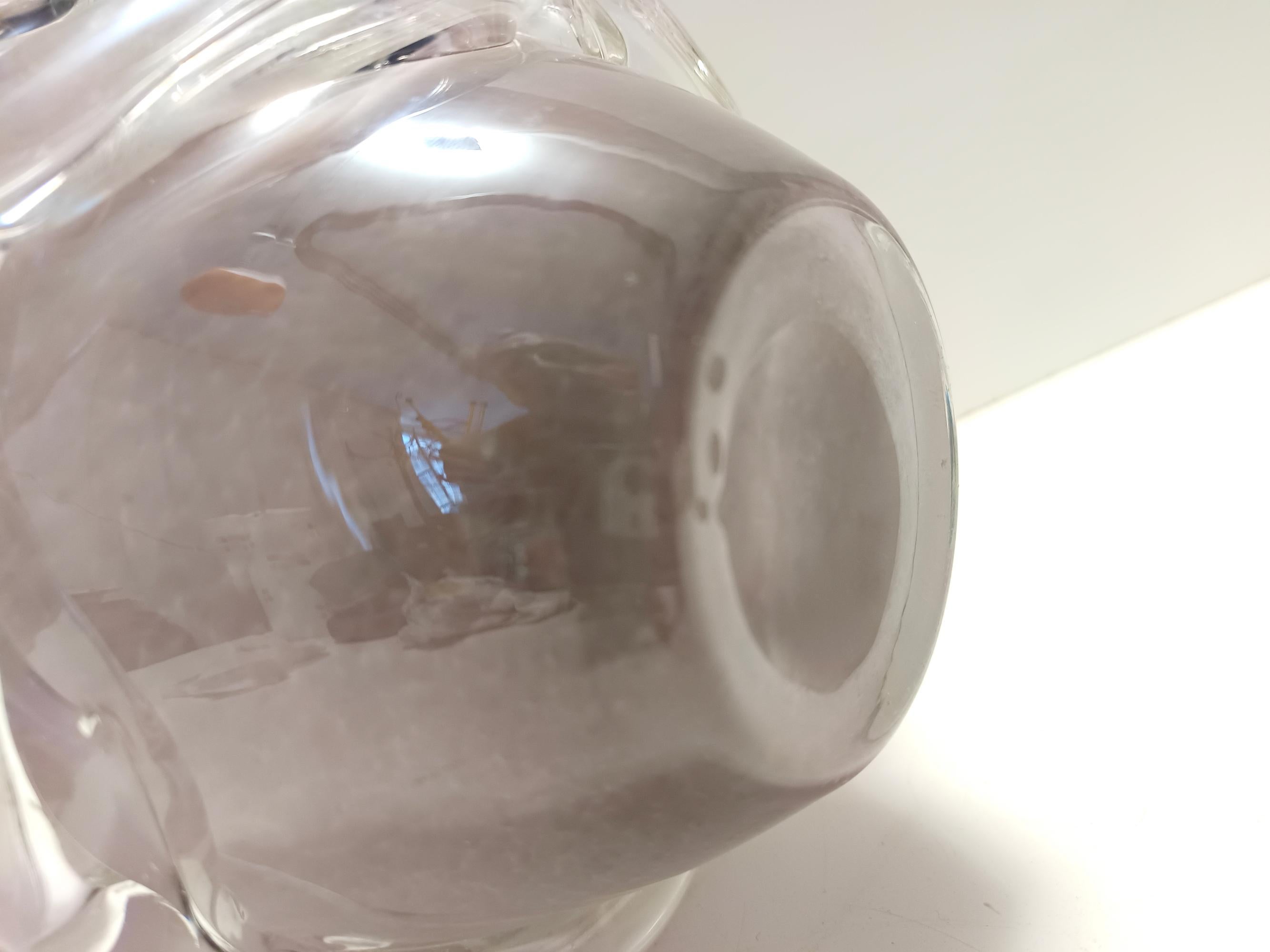 Vaso in vetro di Murano lilla e nero iridescente di Sergio Costantini, Italia anni '90 in vendita 1