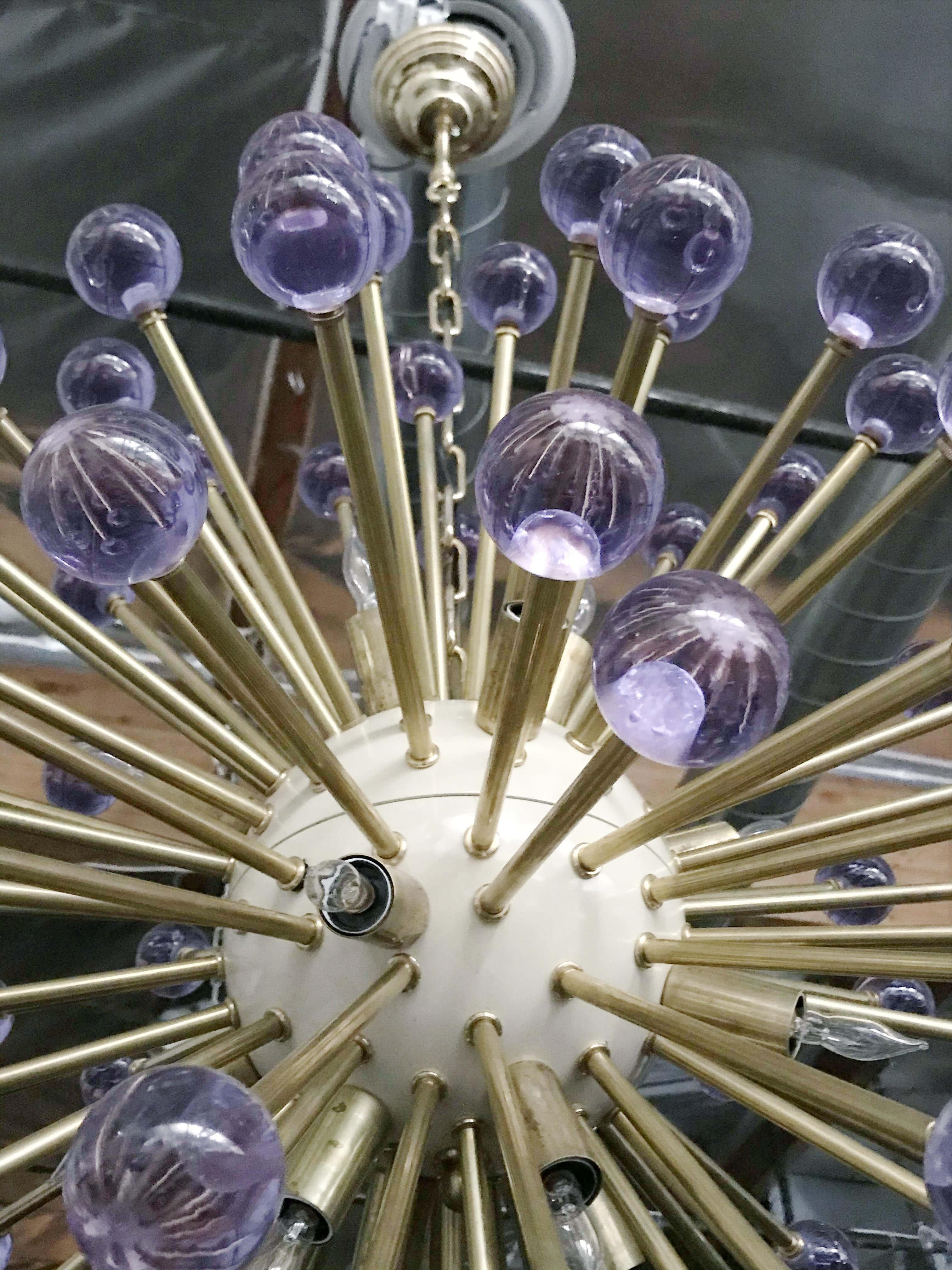 Ottone Lampadario Sputnik Lilac Burst di Fabio LTD in vendita