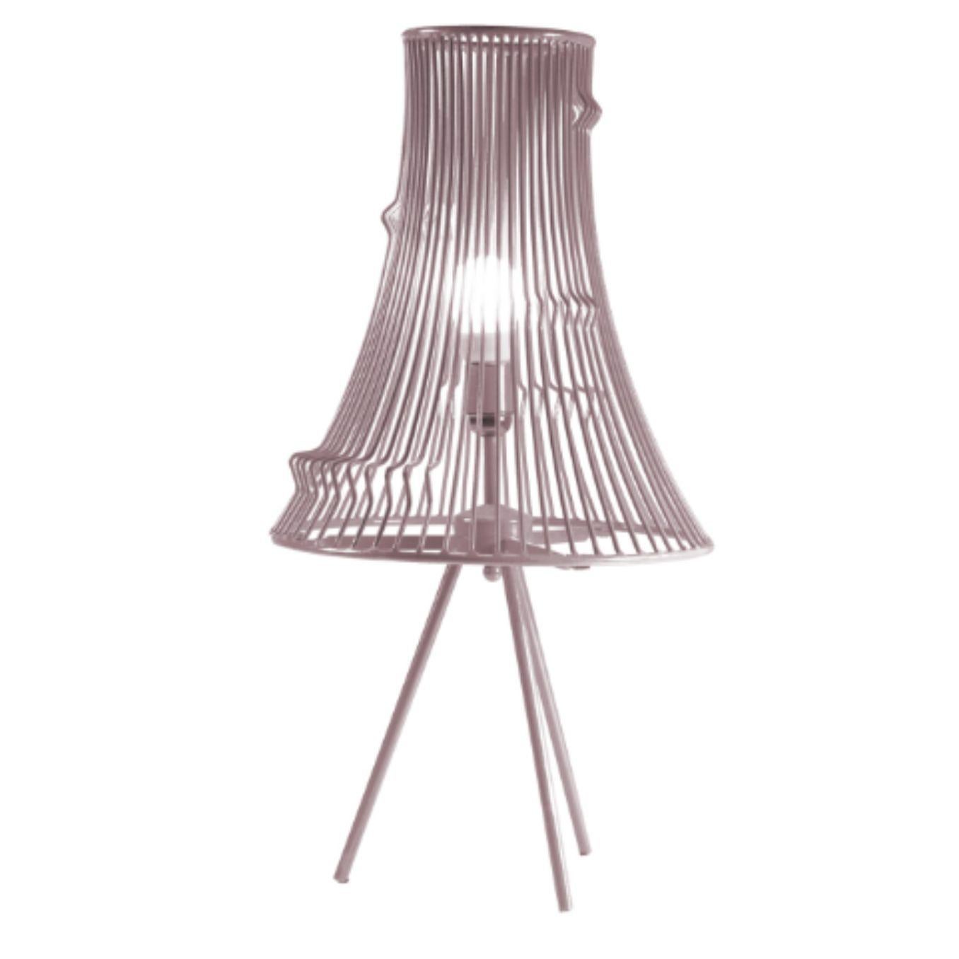 Lilac extrude suspension lamp by Dooq.
Dimensions: W 34x D 34 x H 70 cm.
Materials: lacquered metal
Also available in different colors and materials.

Information:
230V/50Hz
E27/1x10W LED
120V/60Hz
E26/1x7W LED
bulb not included



Dooq is a design