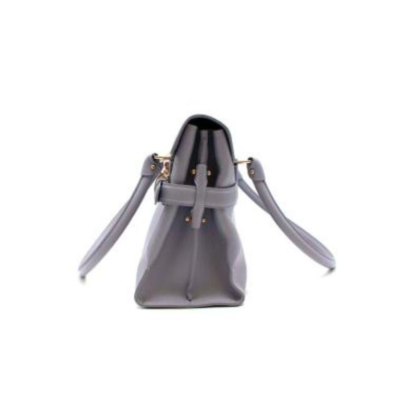 Fliederfarbene Gancini-Ledertasche mit Schnalle im Zustand „Gut“ im Angebot in London, GB