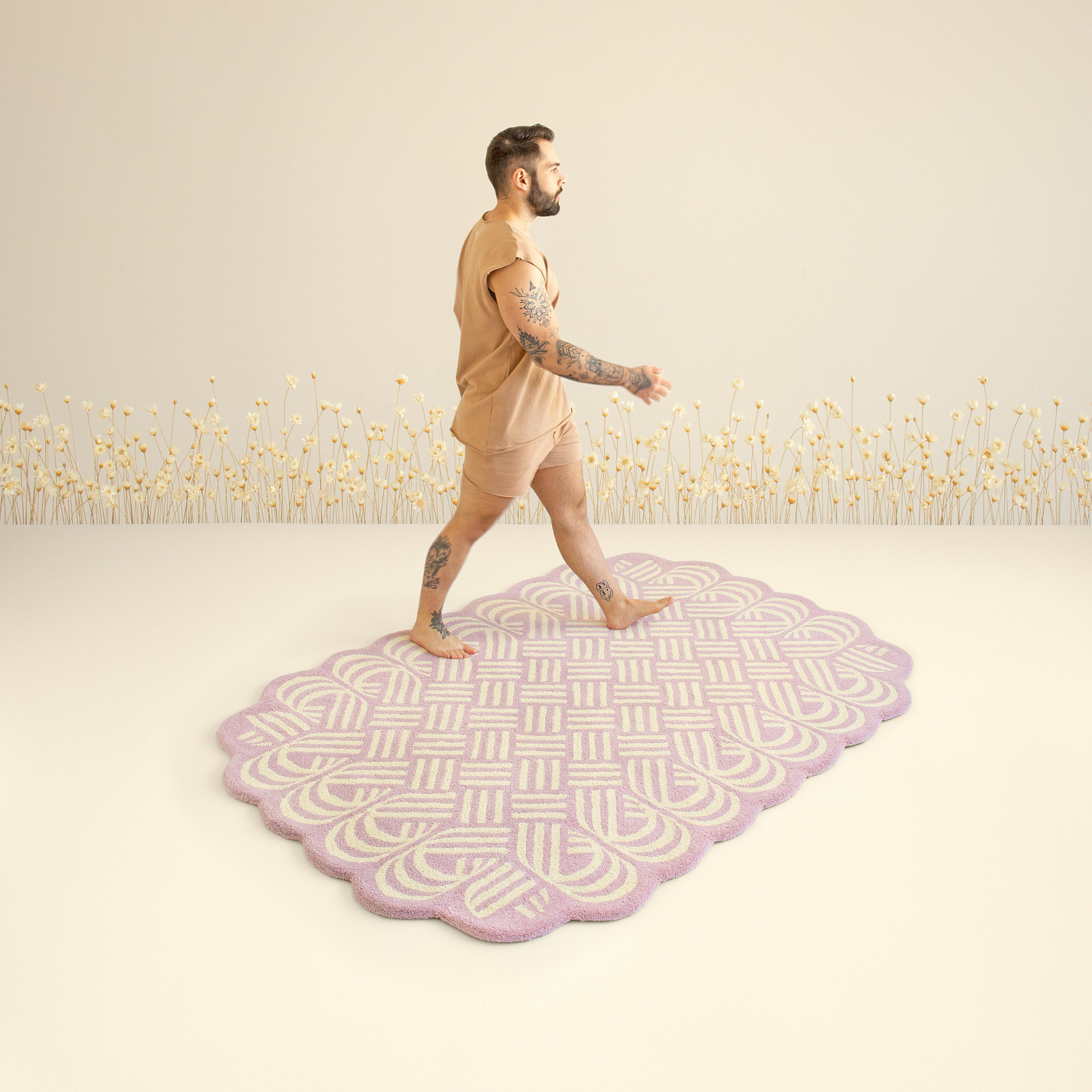 Lila & Off-White gestreifter Laços-Teppich von Paulo Kobylka (Nylon) im Angebot