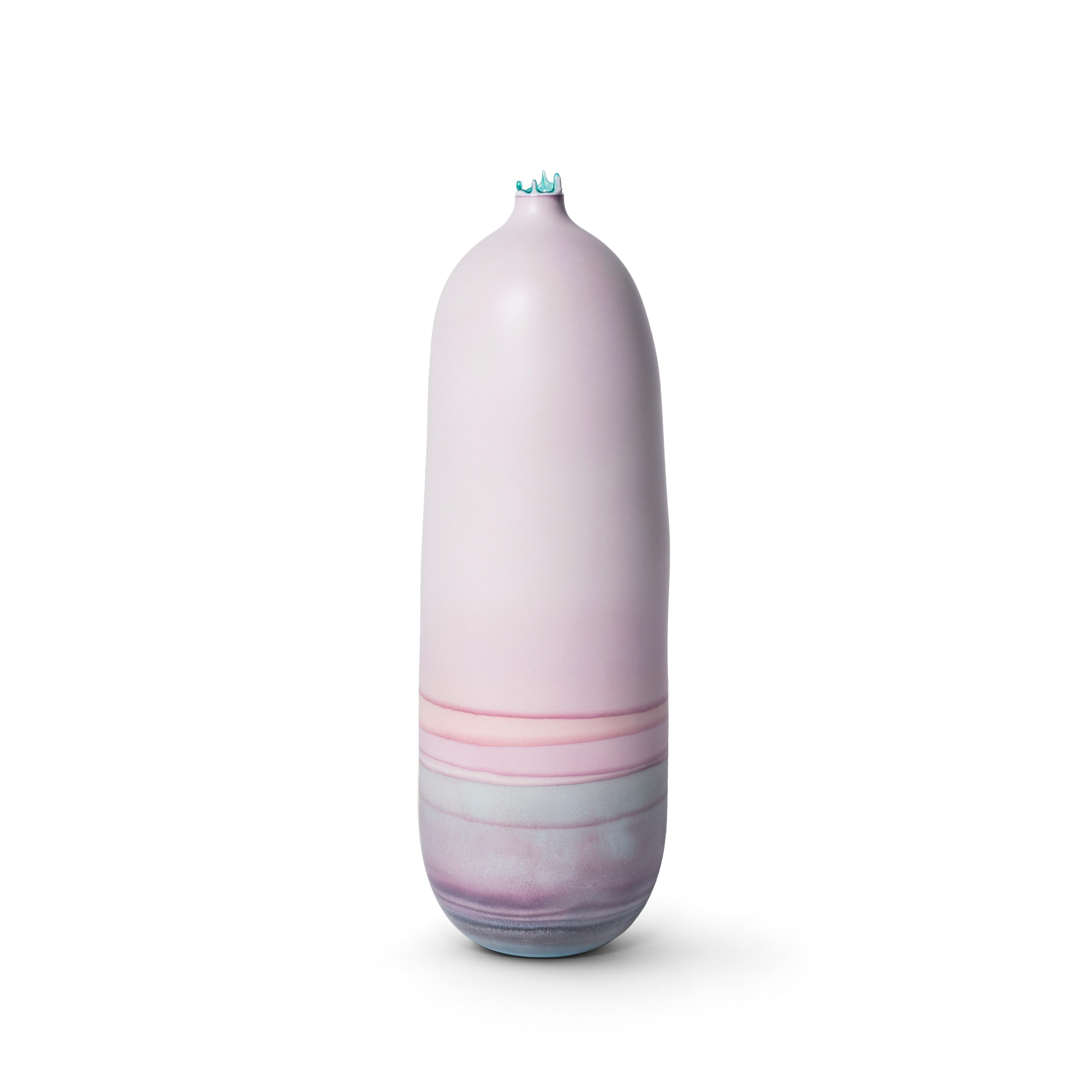 Lilac Ombre Venus vase by Elyse Graham
Dimensions: W 14 x D 14 x H 38 cm.
Materials: plaster, resin.
Molded, dyed, and finished by hand in LA. customization
Available.
All pieces are made to order.

This collection of vessels is inspired by