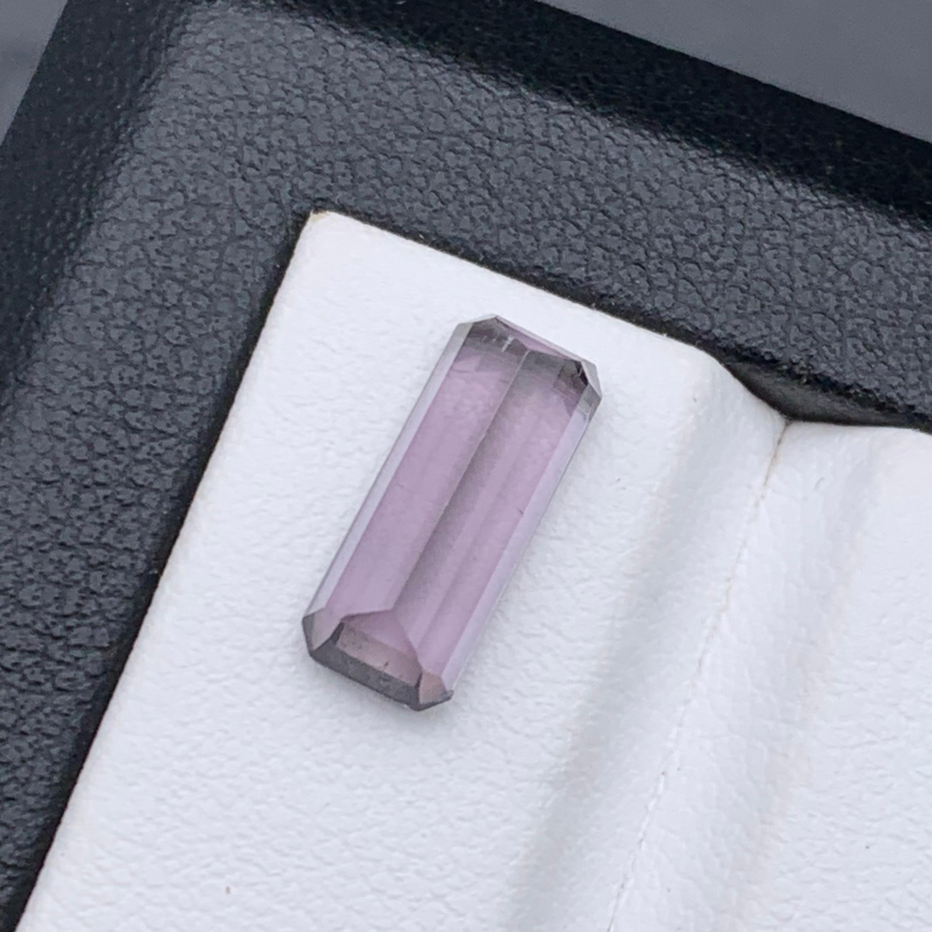 Lila Púrpura Pastel Turmalina Natural Anillo, Colgante Gema Suelta 3,30 Quilates en venta 1