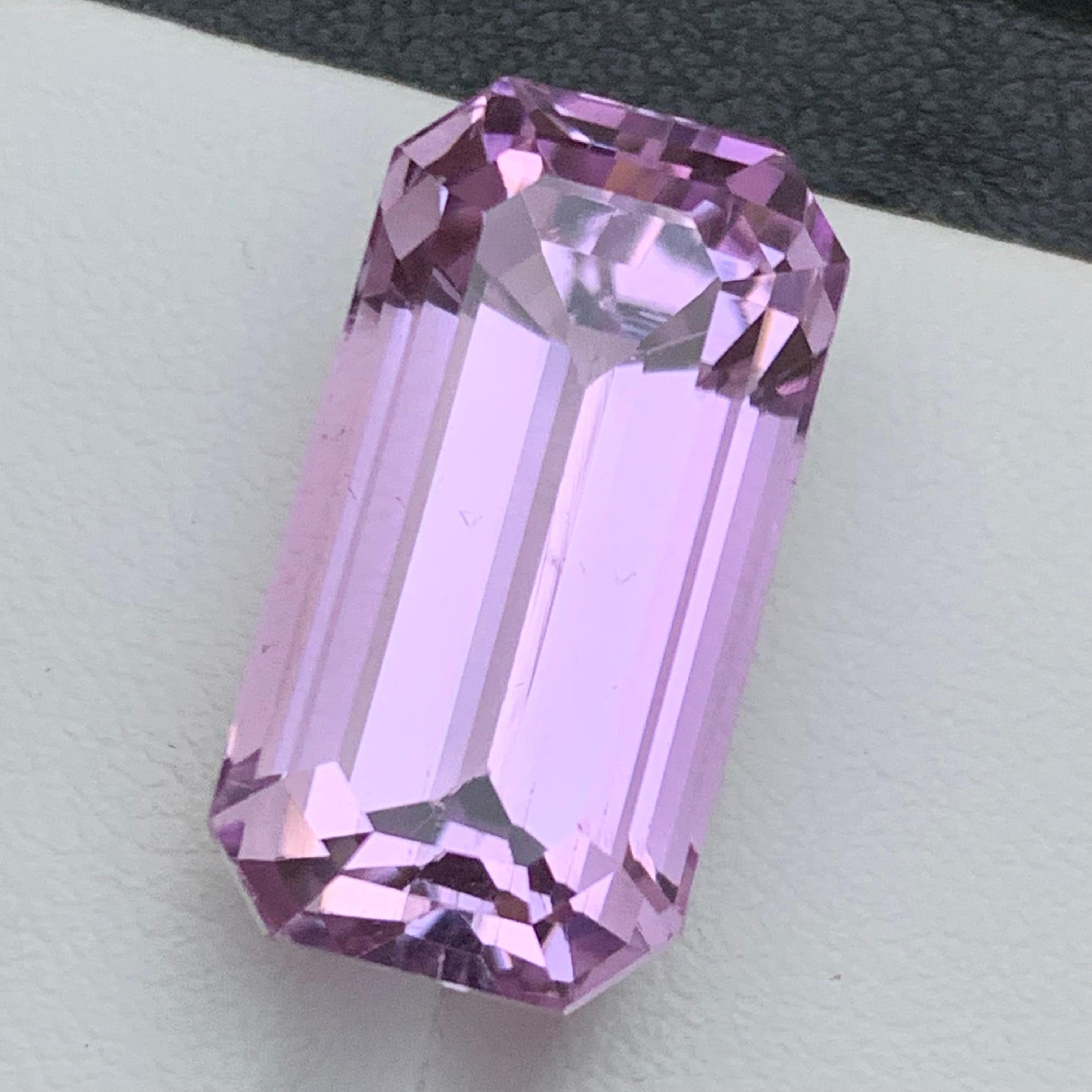 Lilac Pink Natural Kunzite Loose Gemstone for Necklace Pendant, Bracelet, or any other Jewelry Setting-Step Emerald Cut from Kunar Province Afghanistan!!

💎 GEMSTONE TYPE: Kunzite
⚖️ WEIGHT:  25.75 Carats
🪚 SHAPE & CUT: Step Emerald 
📏 SIZE (MM):