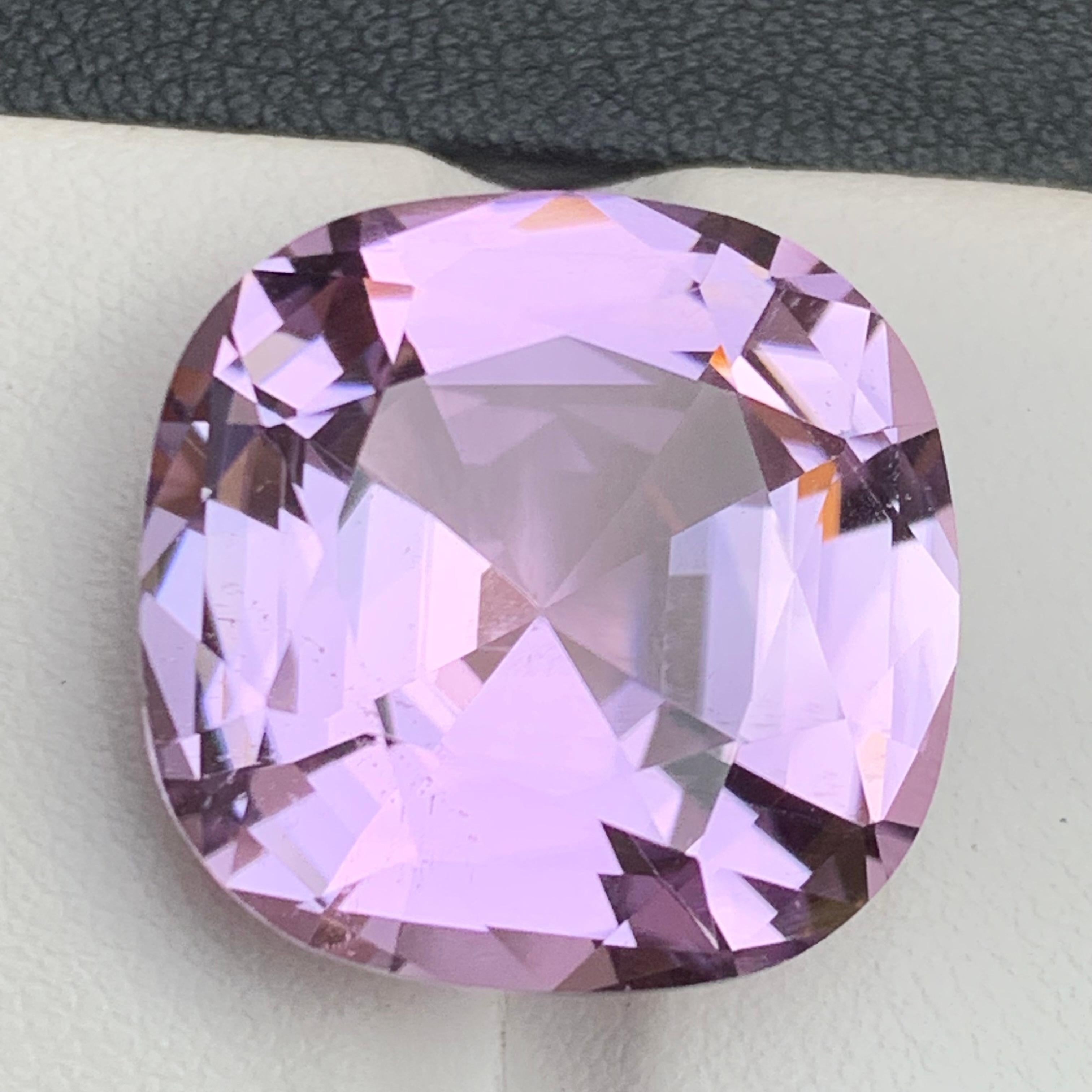 Contemporary Lilac Pink Natural Kunzite Necklace Pendant Gemstone, 27.05 Ct Cushion Cut For Sale