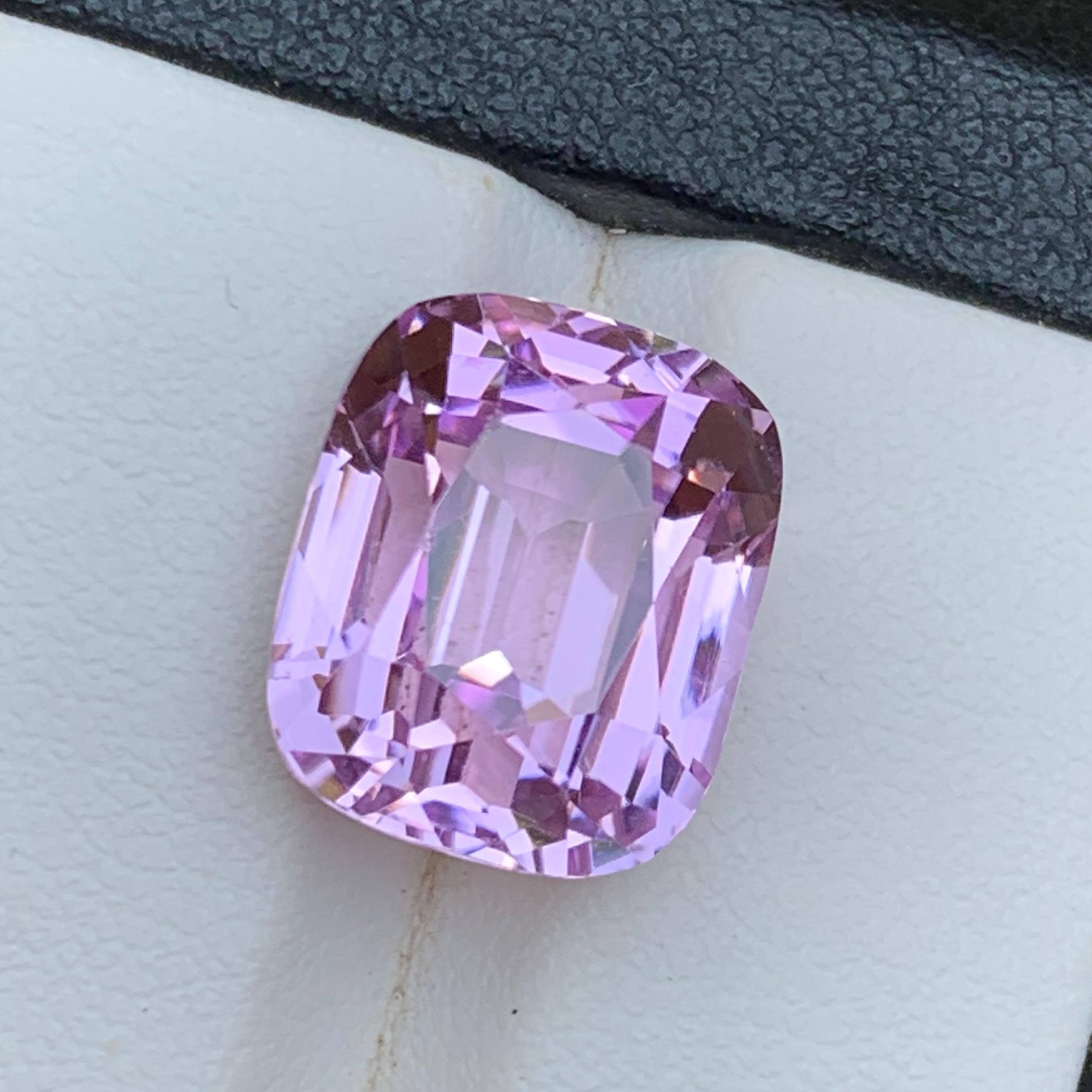 Taglio cuscino Collana con ciondolo in kunzite naturale rosa lilla, gemma sciolta da 14.45 carati con taglio a cuscino in vendita