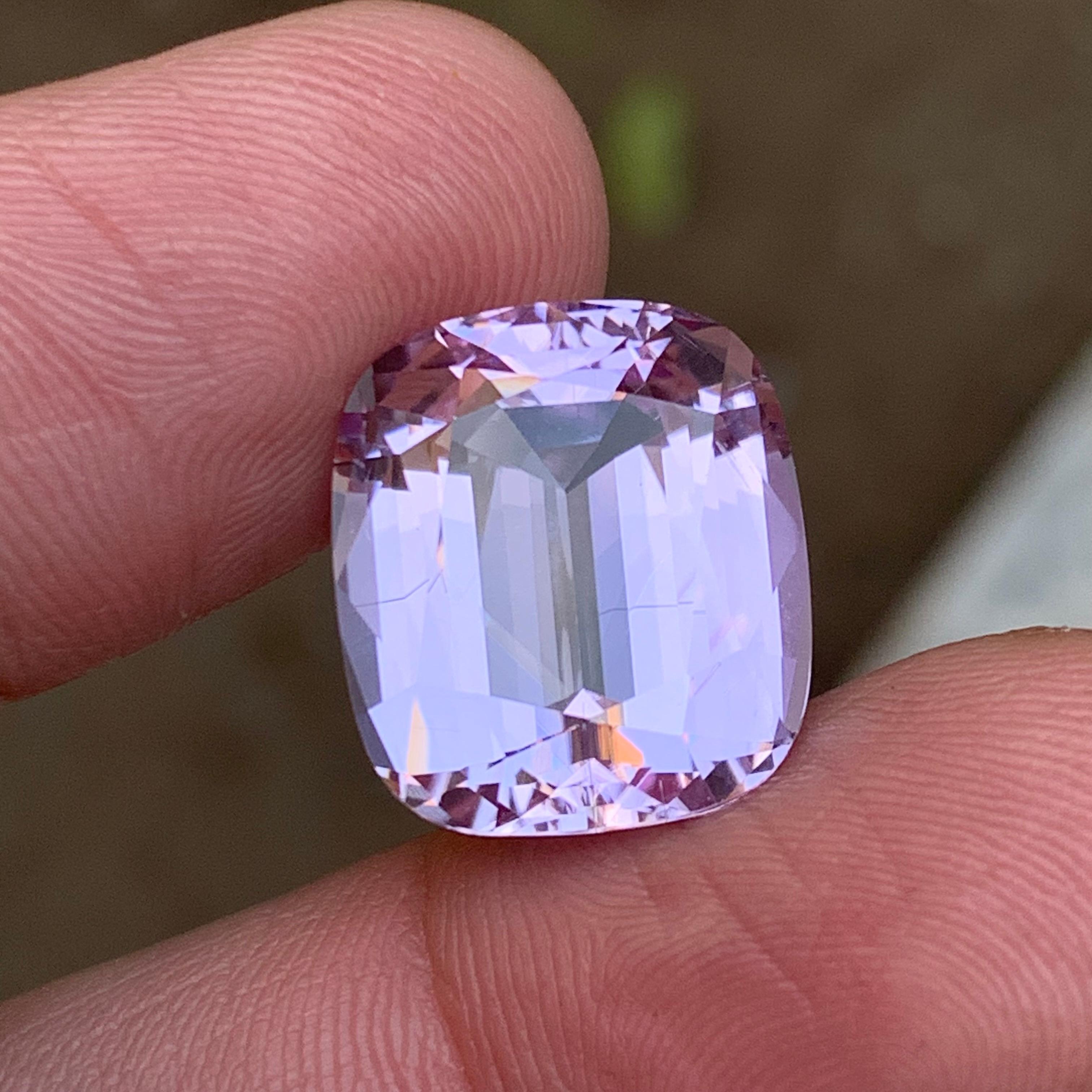 Contemporary Lilac Pink Natural Kunzite Necklace Pendant Loose Gemstone 19.65 Ct Cushion Cut For Sale