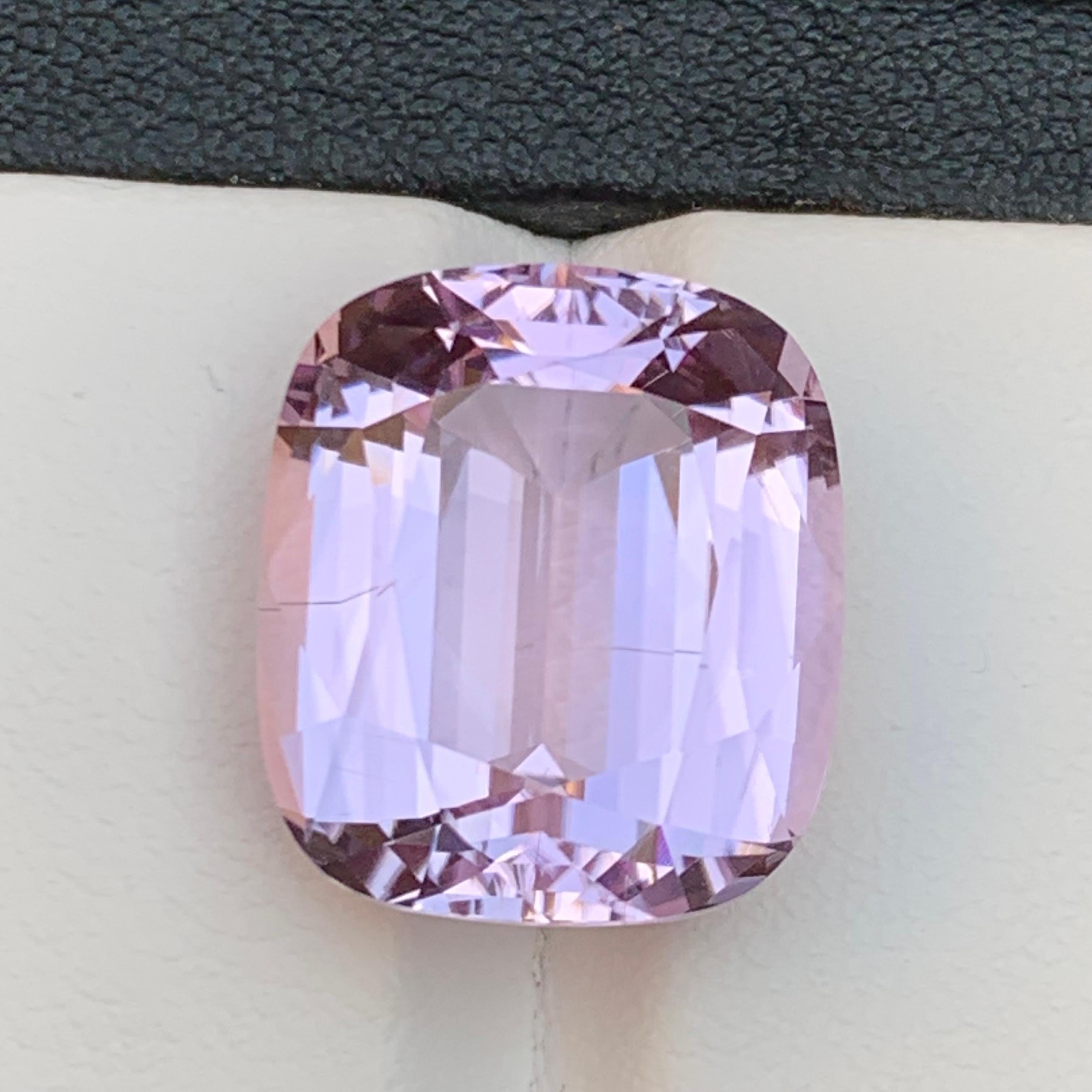 Lilac Pink Natural Kunzite Necklace Pendant Loose Gemstone 19.65 Ct Cushion Cut In New Condition For Sale In Peshawar, PK