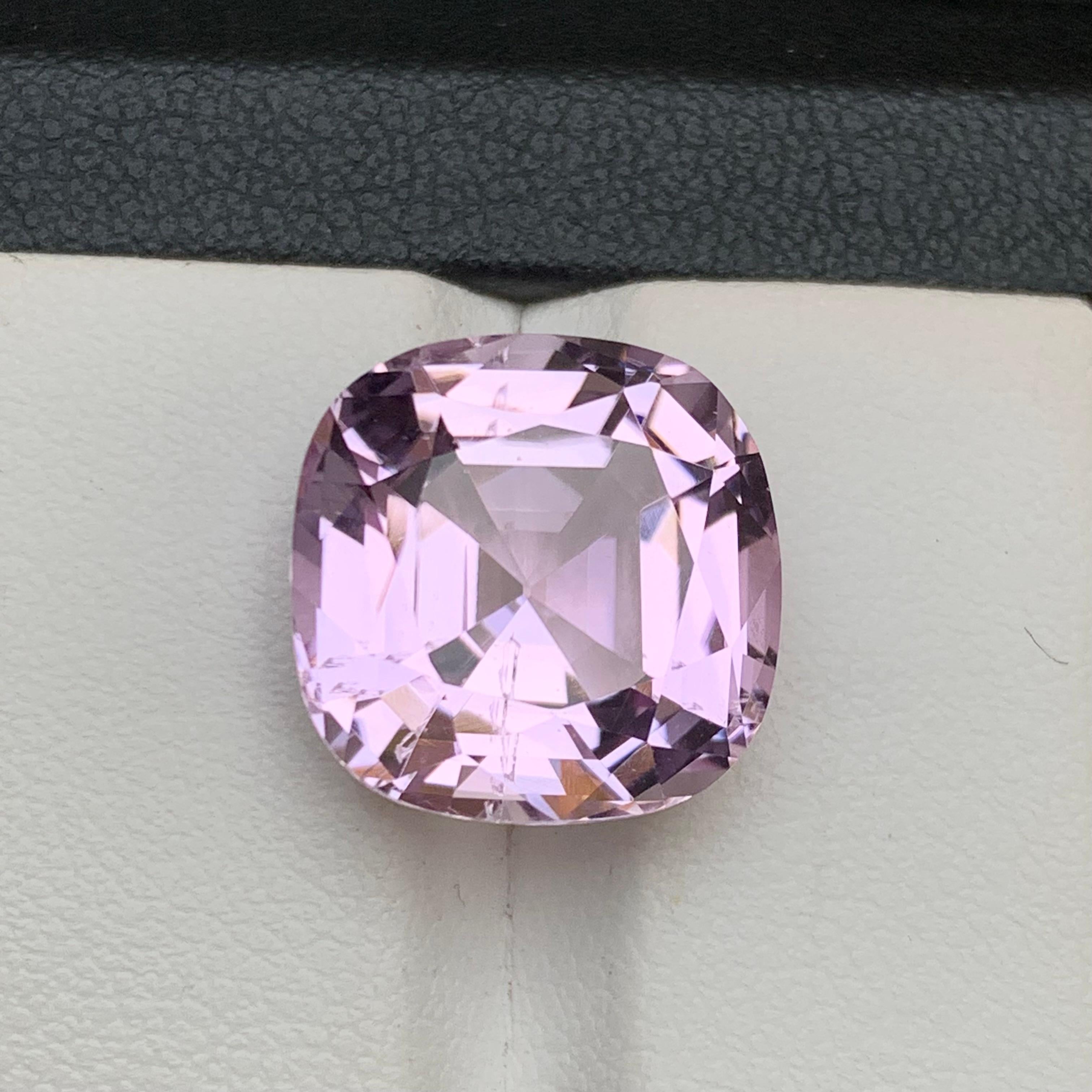 Lilac Pink Natural Kunzite Ring, Necklace Pendant Gemstone, 13.25 Ct Cushion Cut For Sale 3