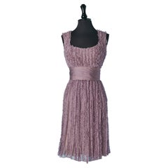 Vestido de cóctel sin mangas de gasa de seda lila con volantes y cinturón J Mendel