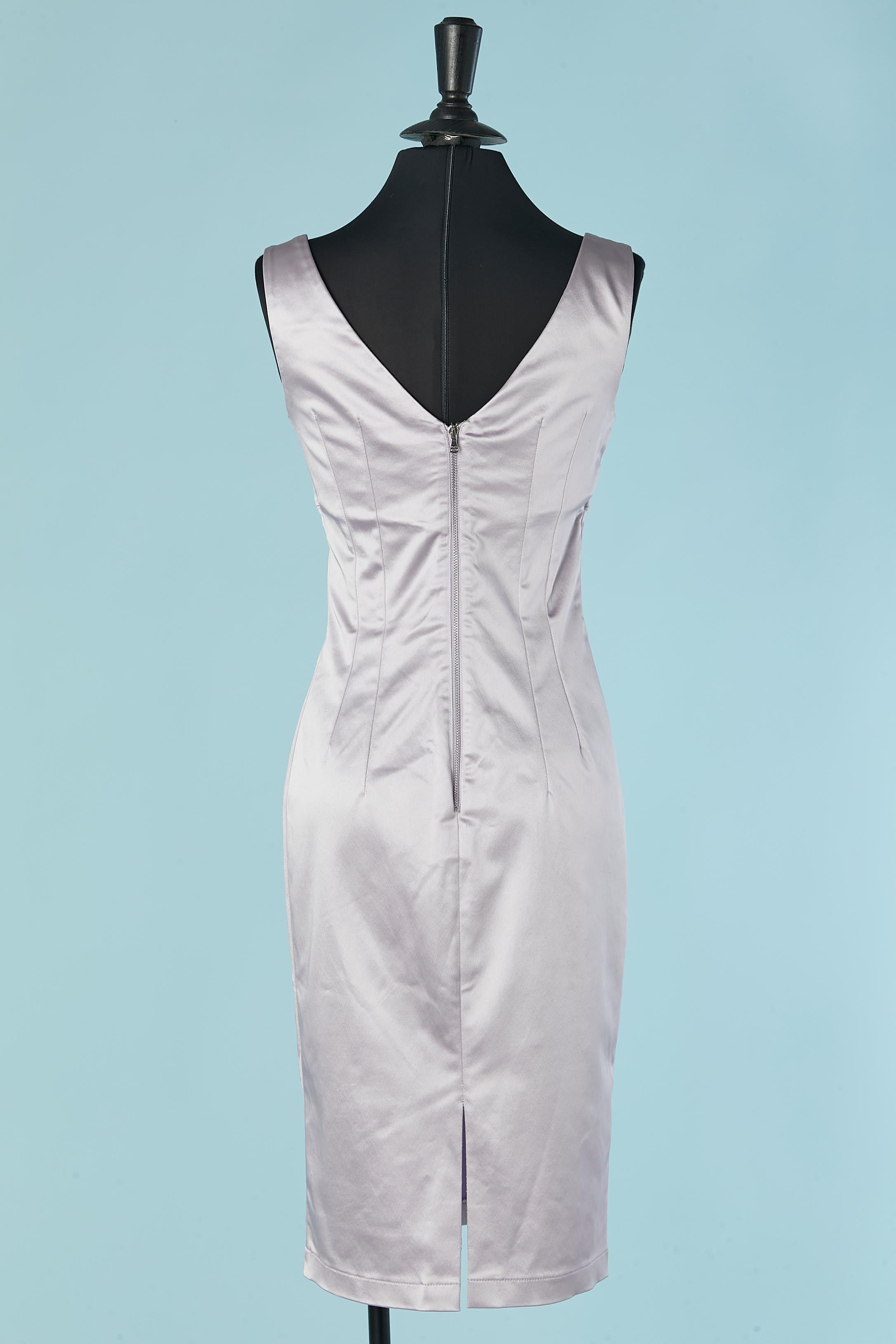Lilac sleeveless cocktail dress with cut-work D&G by Dolce Gabbana In Good Condition For Sale In Saint-Ouen-Sur-Seine, FR