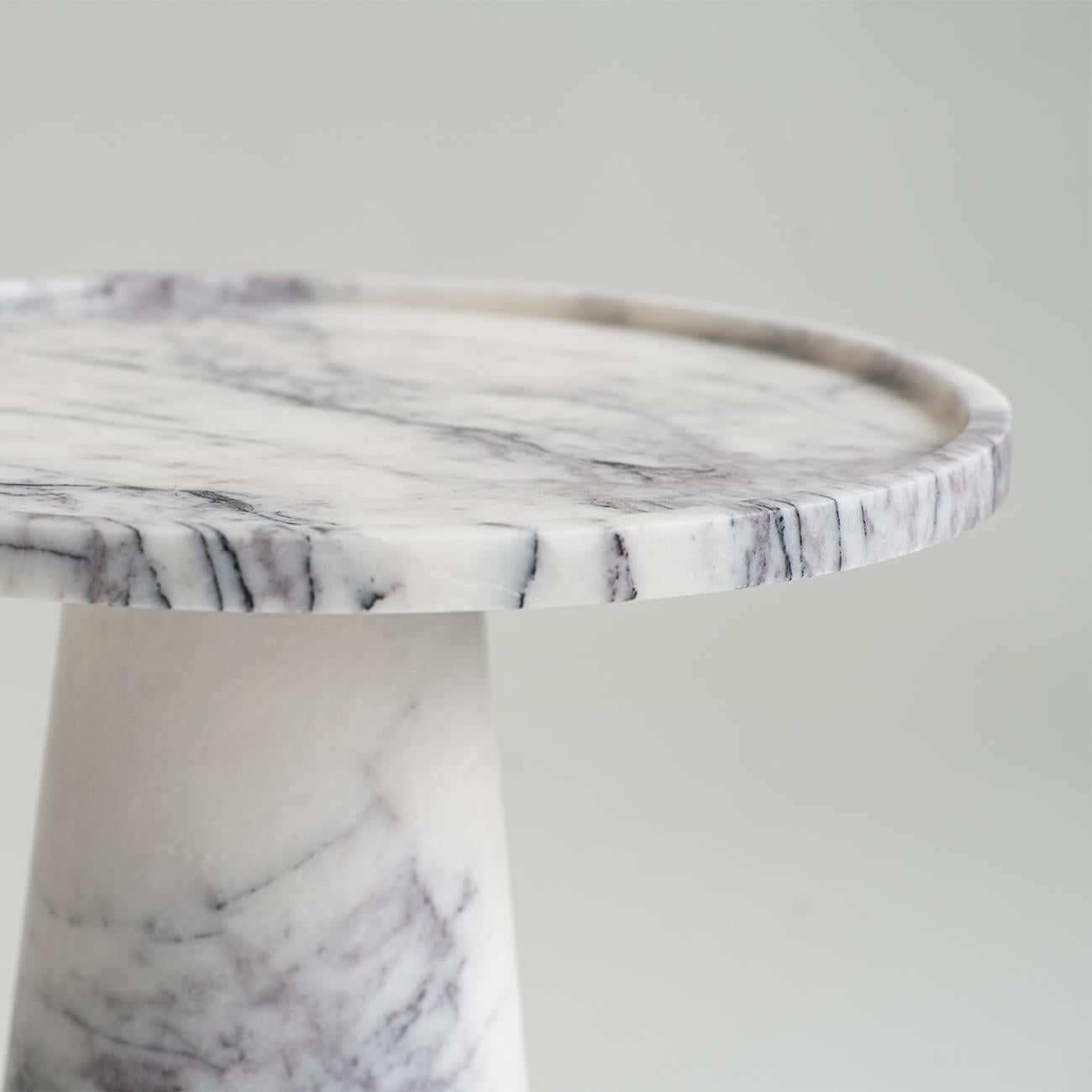 Néerlandais Table d'appoint à piédestal en marbre blanc lilas en vente