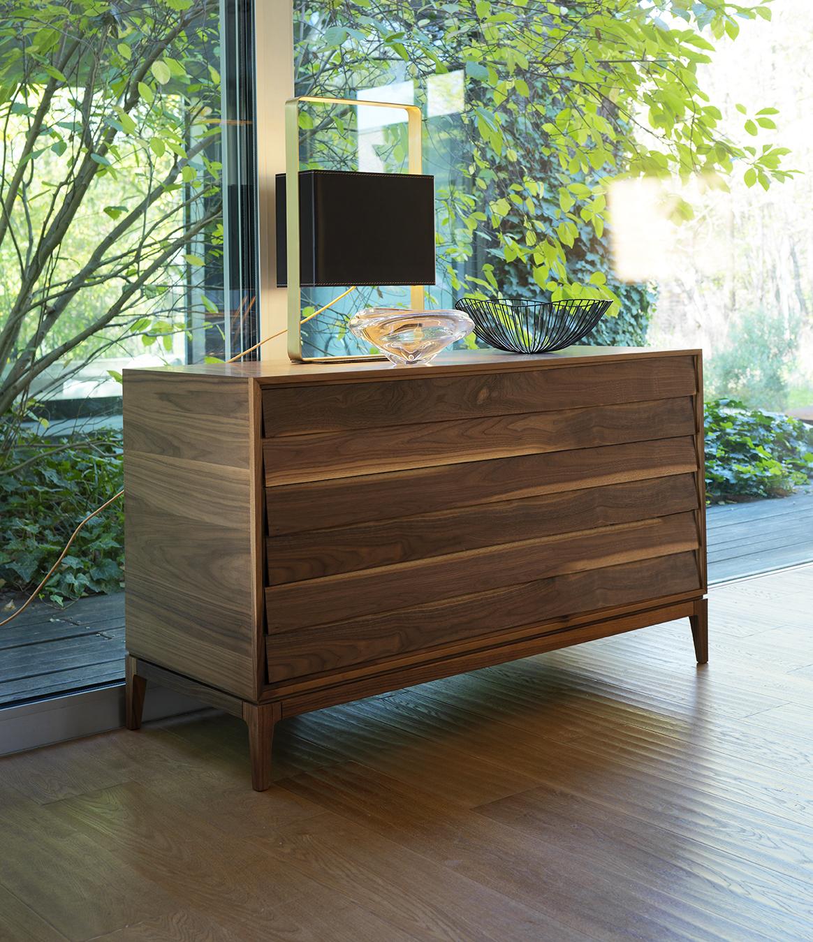 Liliale Dresser by Dale Italia
Dimensions: D 55 x W 131 x H 80 cm.
Materials: Walnut.

The walnut veneer blockboard and drawers are made of solid walnut. Available in two different sizes and two finishes: natural and grey walnut. Prices may vary.