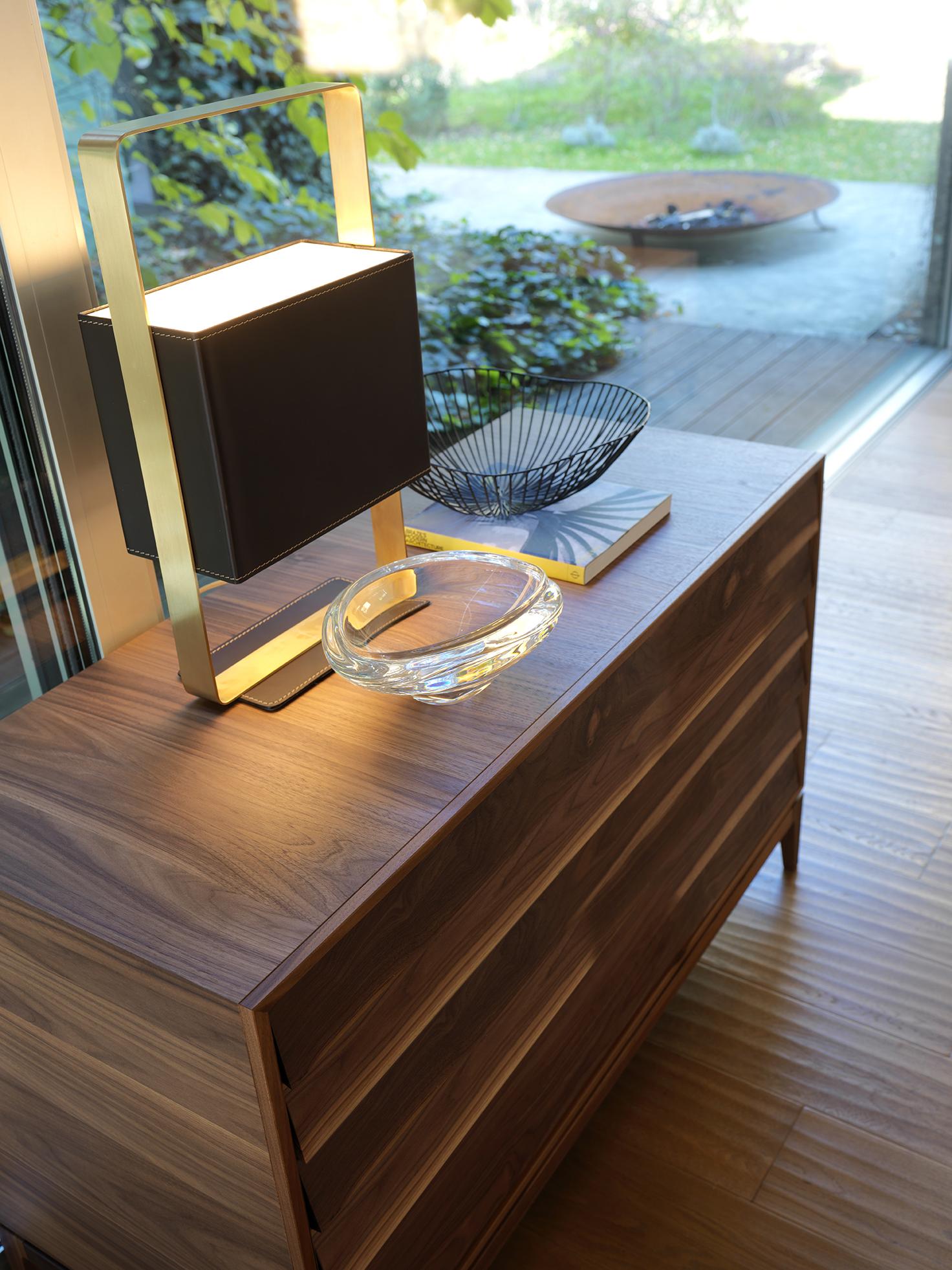 Liliale Solid Wood Dresser, Walnut in Hand-Made Natural Finish, Contemporary In New Condition For Sale In Cadeglioppi de Oppeano, VR