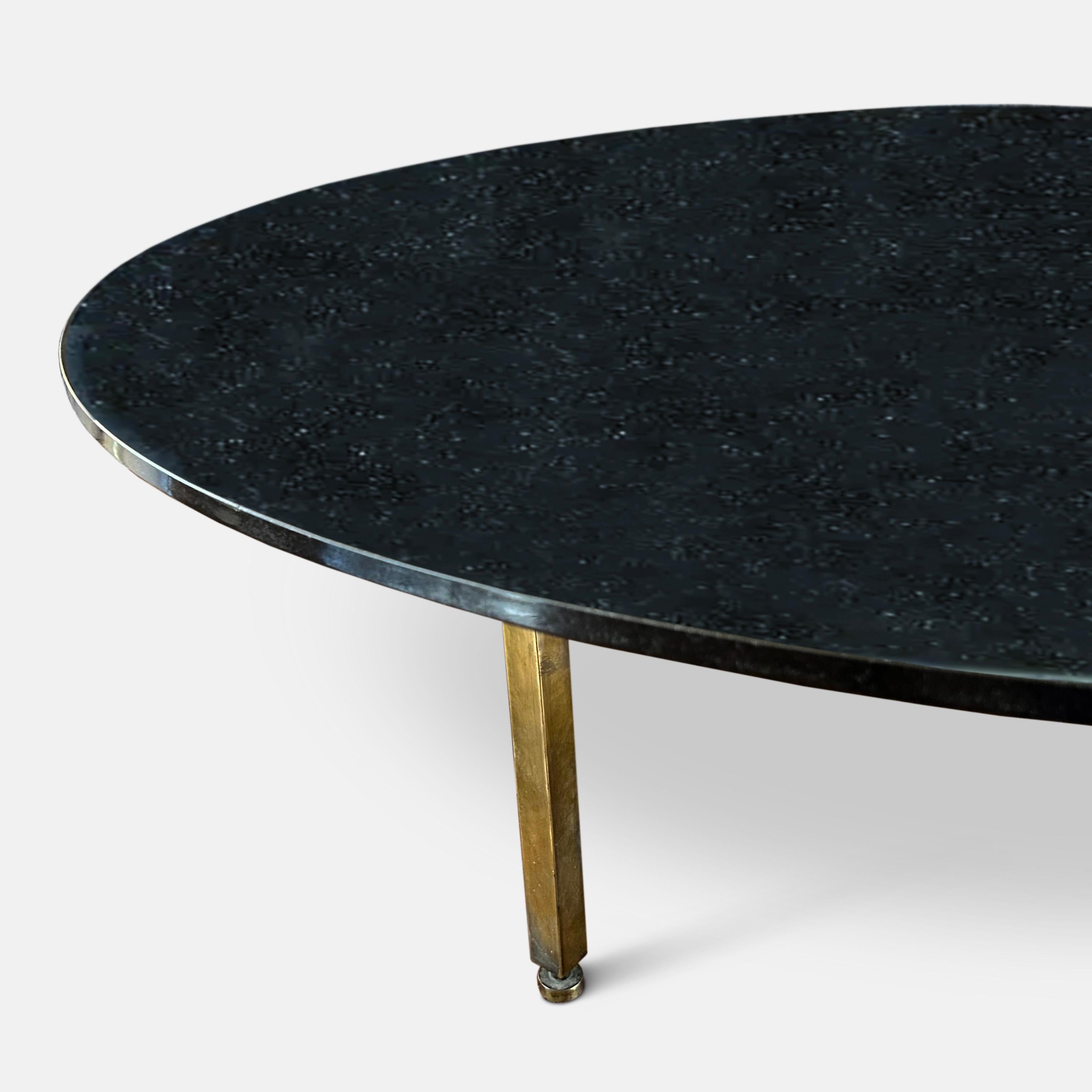 Table basse en granit et laiton Liliana Grassi, 1950 en vente 1