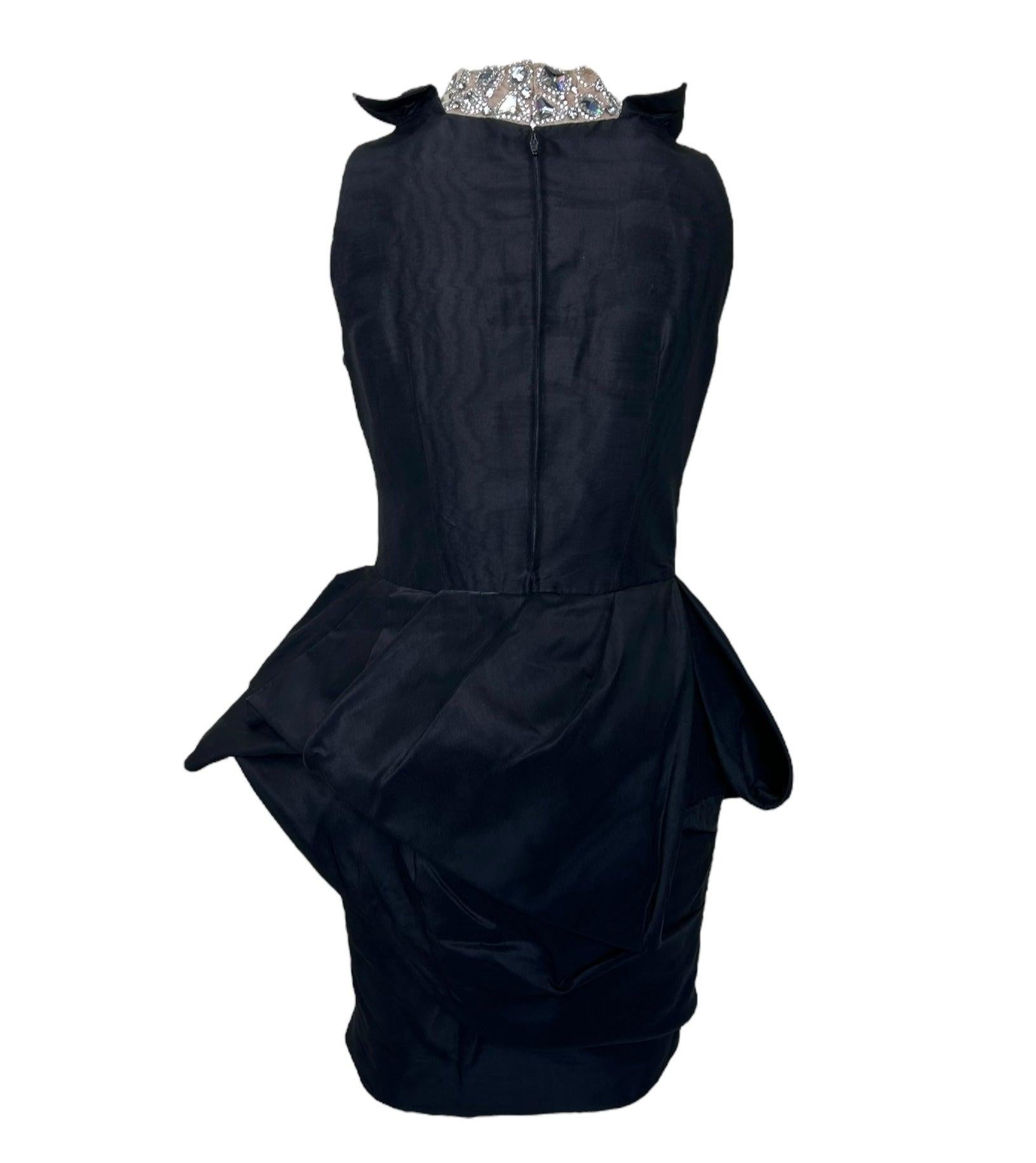 Liliane Romi Vestido de Cóctel Negro con Impresionante Escote de Pedrería en Bueno estado para la venta en Los Angeles, CA