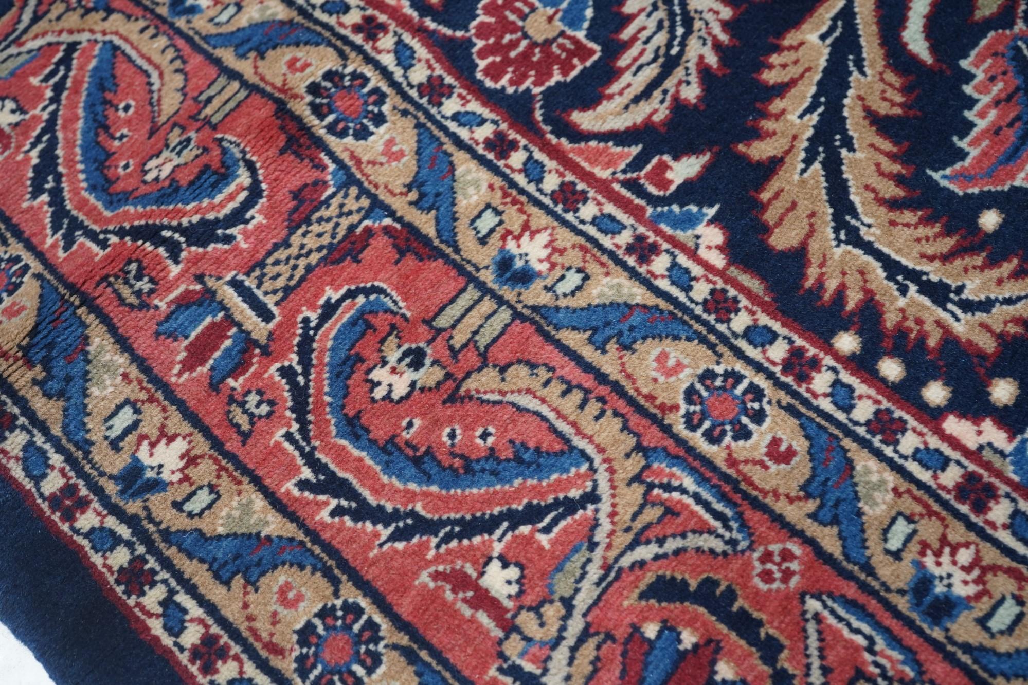 Vintage Lilihan Rug 6'6'' x 10'0'' In Excellent Condition For Sale In New York, NY
