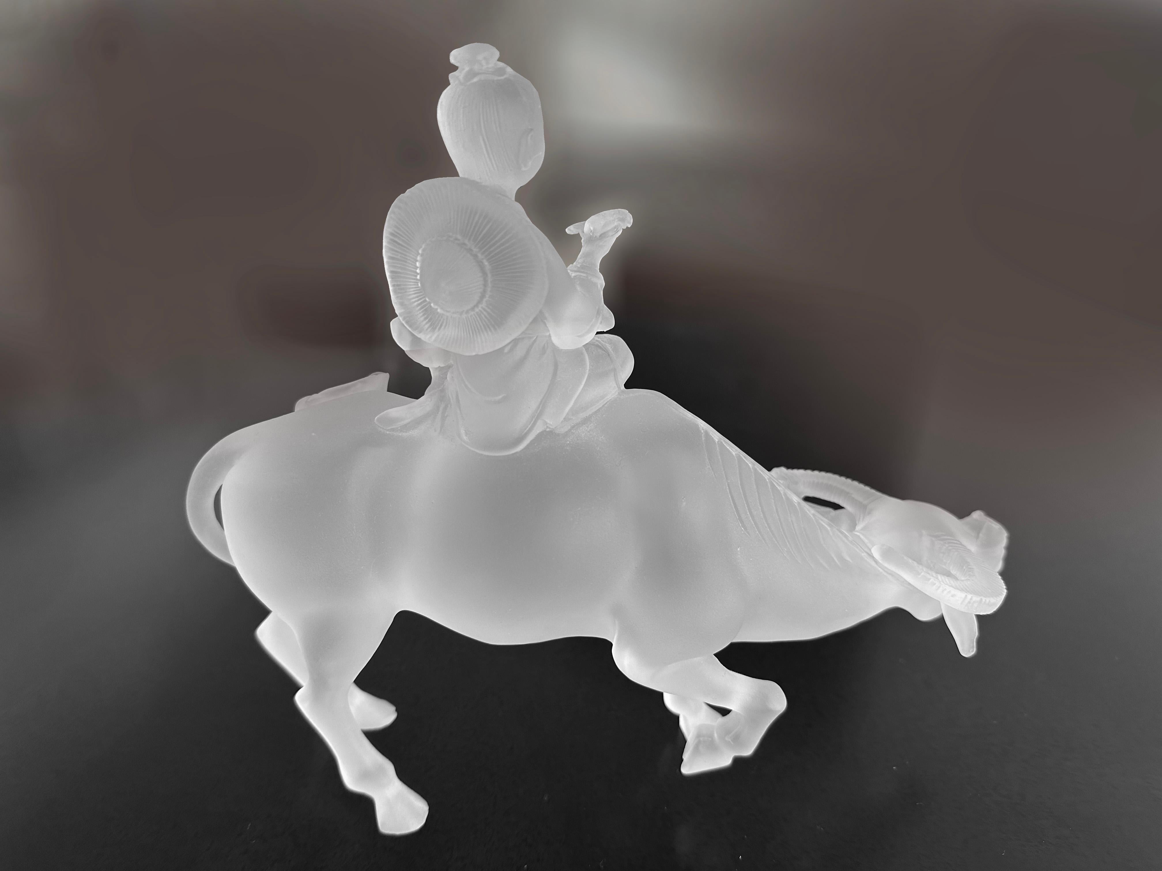 Lilique Stil Gießen Glas Dekorative CUSTOM MADE Skulptur (Hongkong) im Angebot