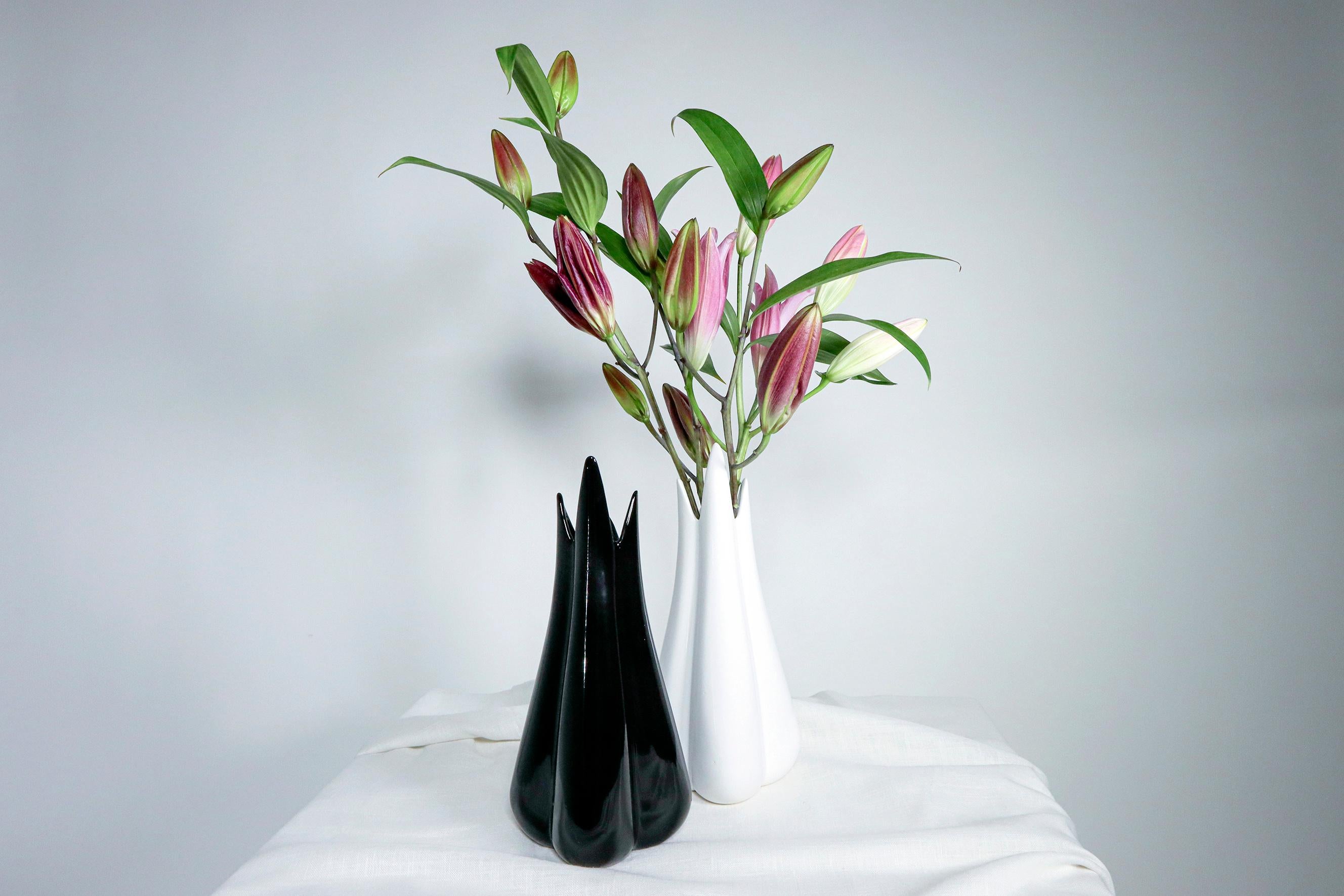 Lilium Vase, Mist White - Gloss For Sale 3