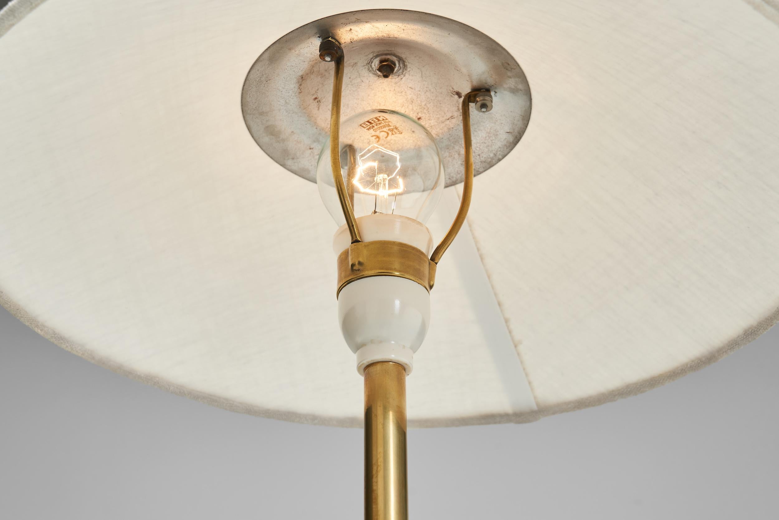 Lampada da tavolo in ottone 