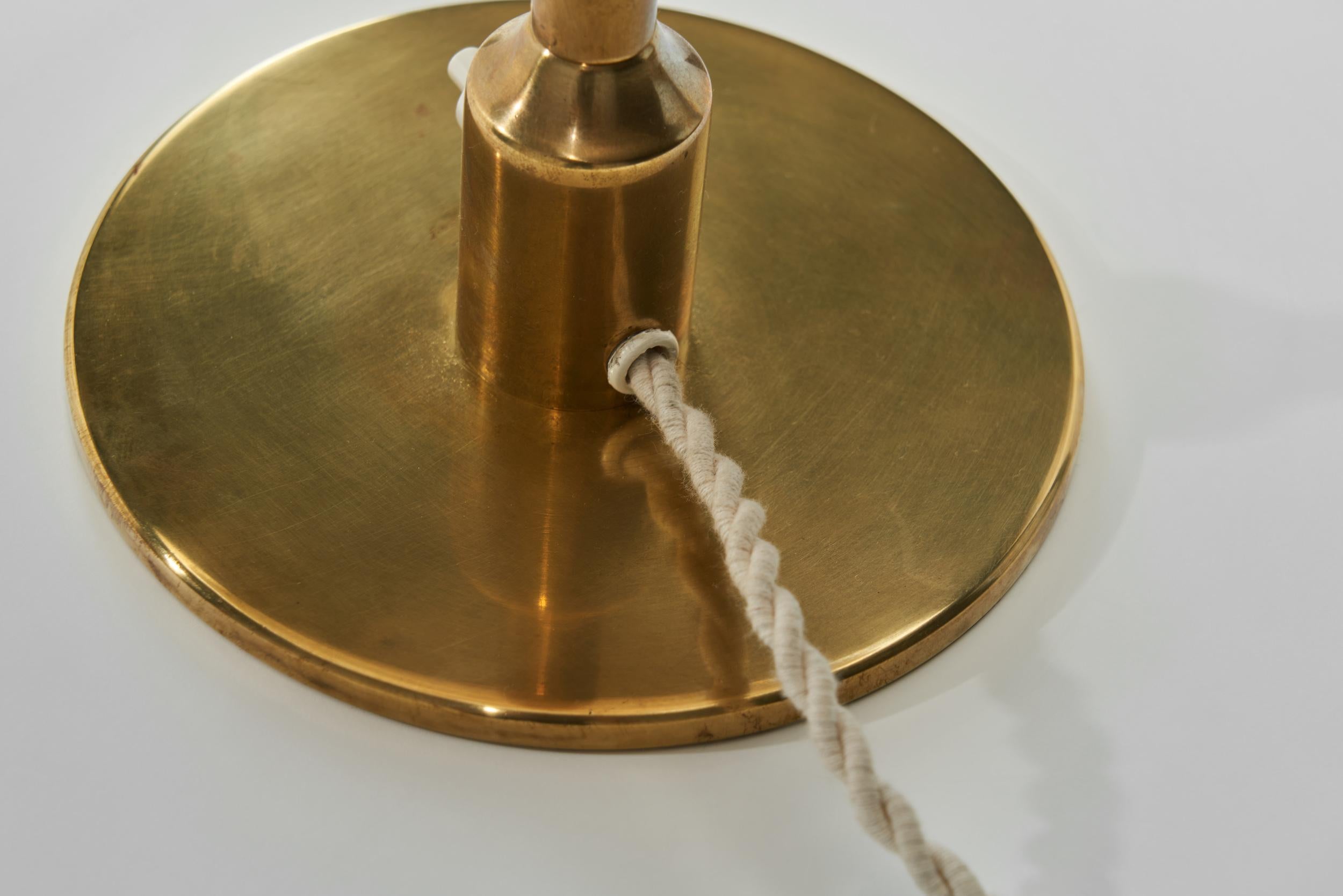 Lampada da tavolo in ottone 