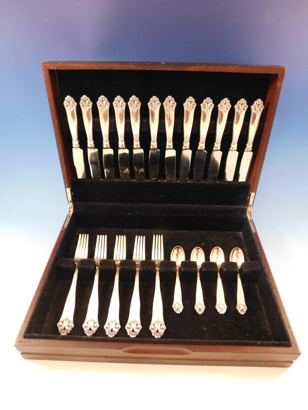 Lillemor by Marthinsen, Norway, pierced handle 830 Silver Dessert set - 36 pieces. This set includes:

12 dessert knives, 8 5/8