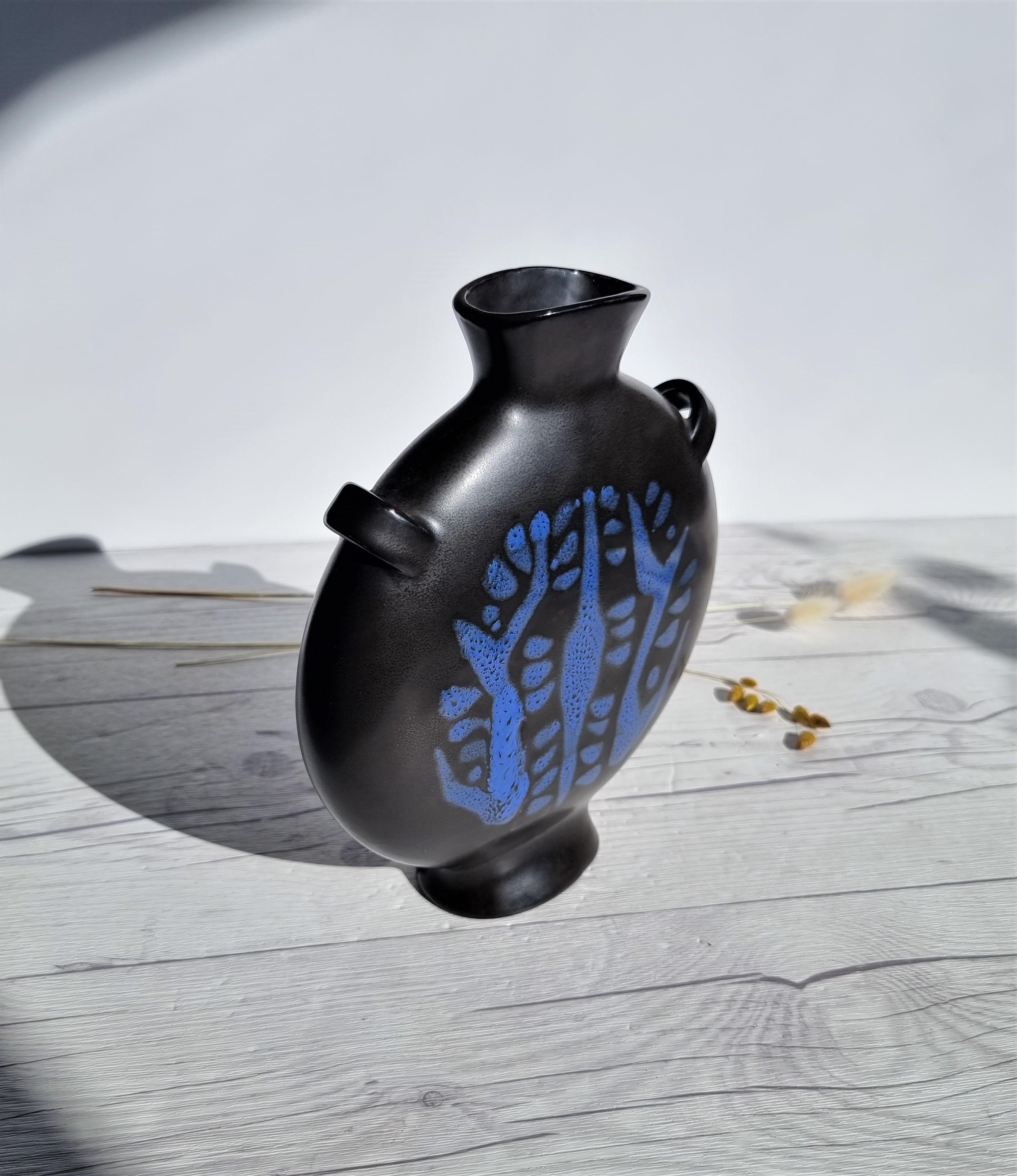 Lillemor Mannerheim for Gefle Keramik, Singoalla Series, Moon Flask Vase 1