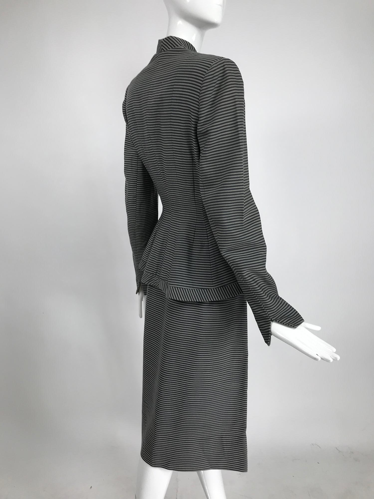 Lilli Ann - Tailleur jupe en laine à rayures noires et blanches avec ourlet péplum et taille basse, années 1940 Pour femmes en vente