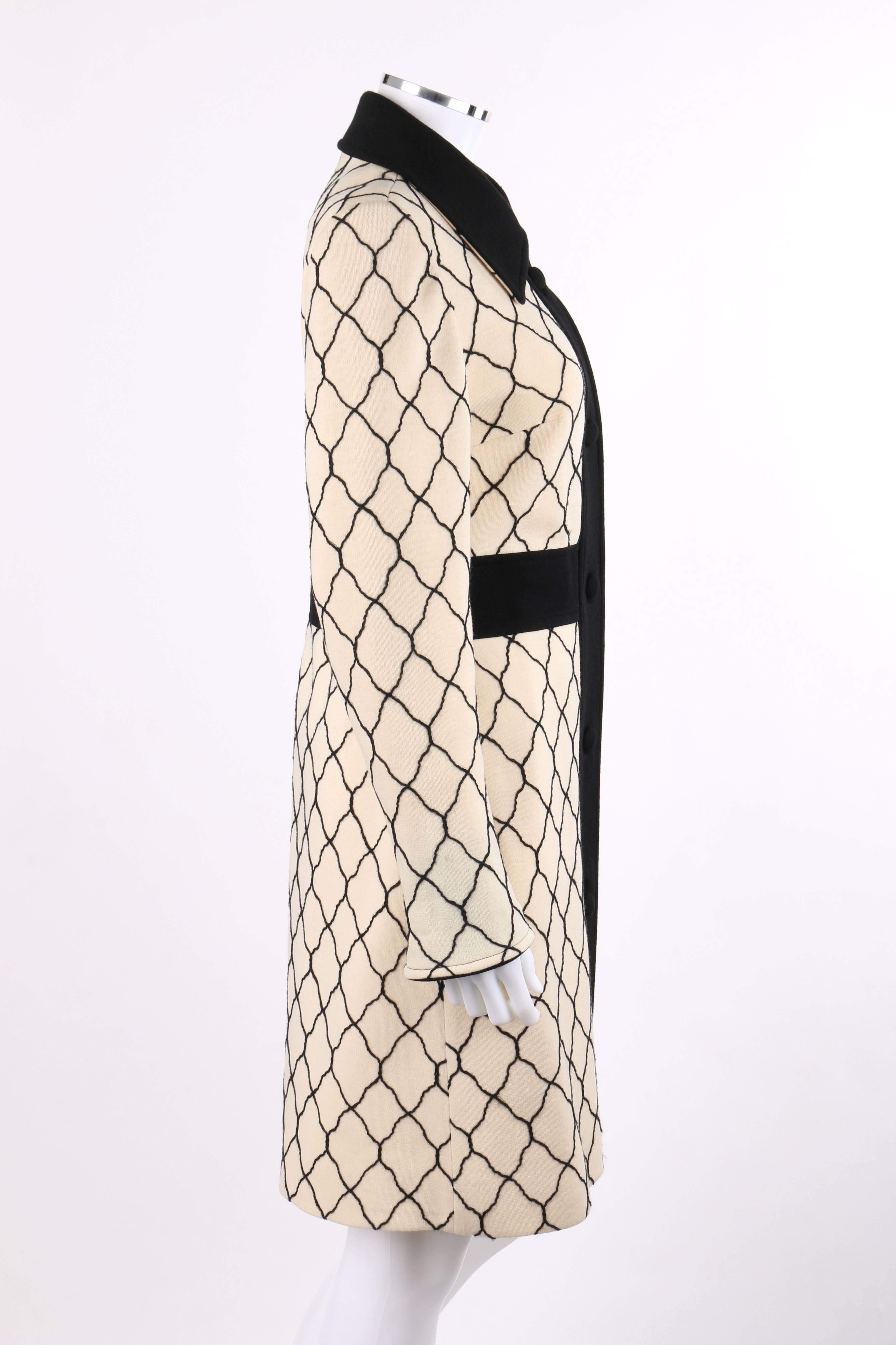 White LILLI ANN Knit c.1960's Cream & Black Quatrefoil Lattice Pattern Wool Car Coat