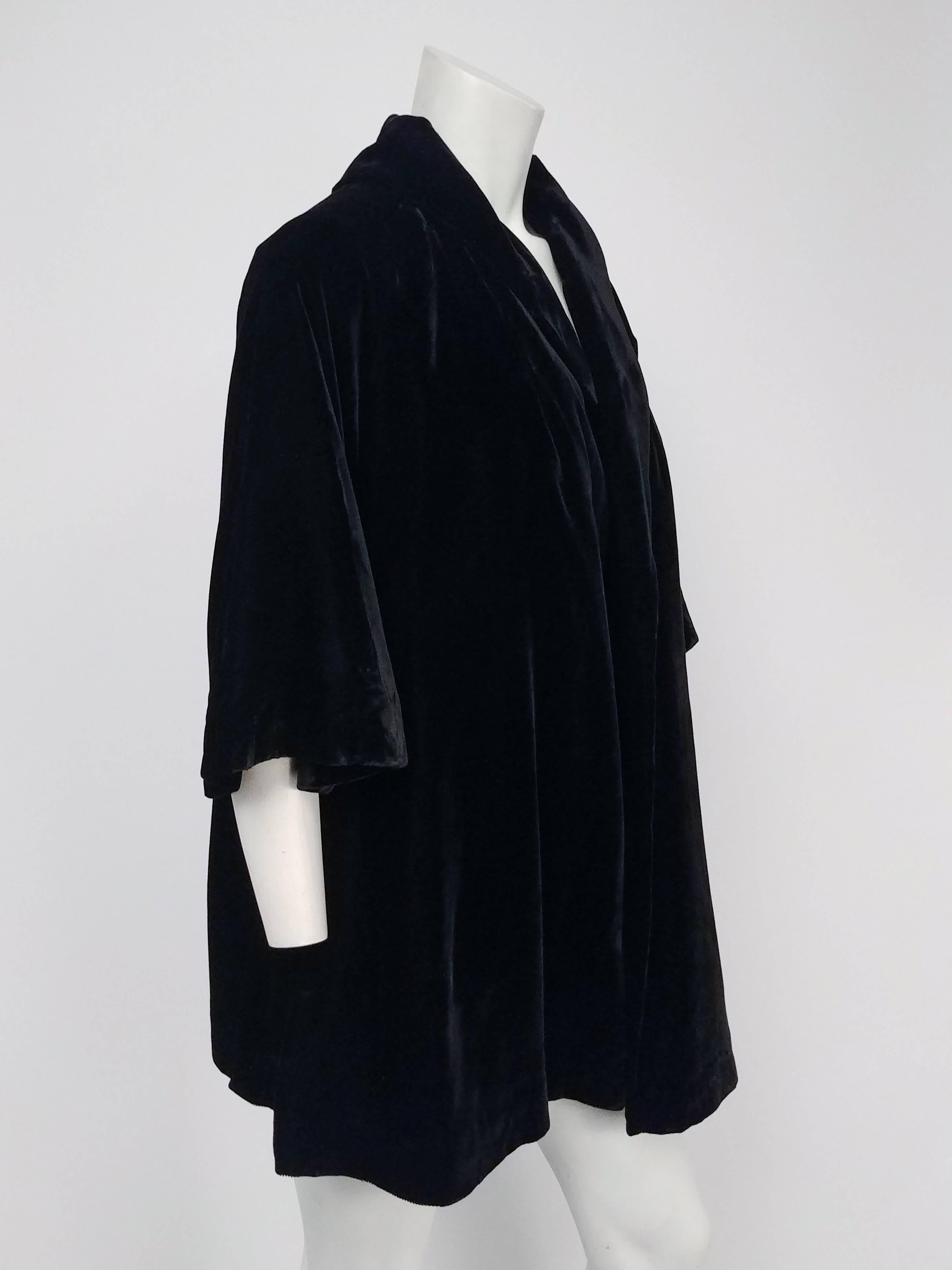 Lilli Diamond Black Velvet Jacket, 1950s. Evening velvet jacket, no front closures, wide flared sleeves.