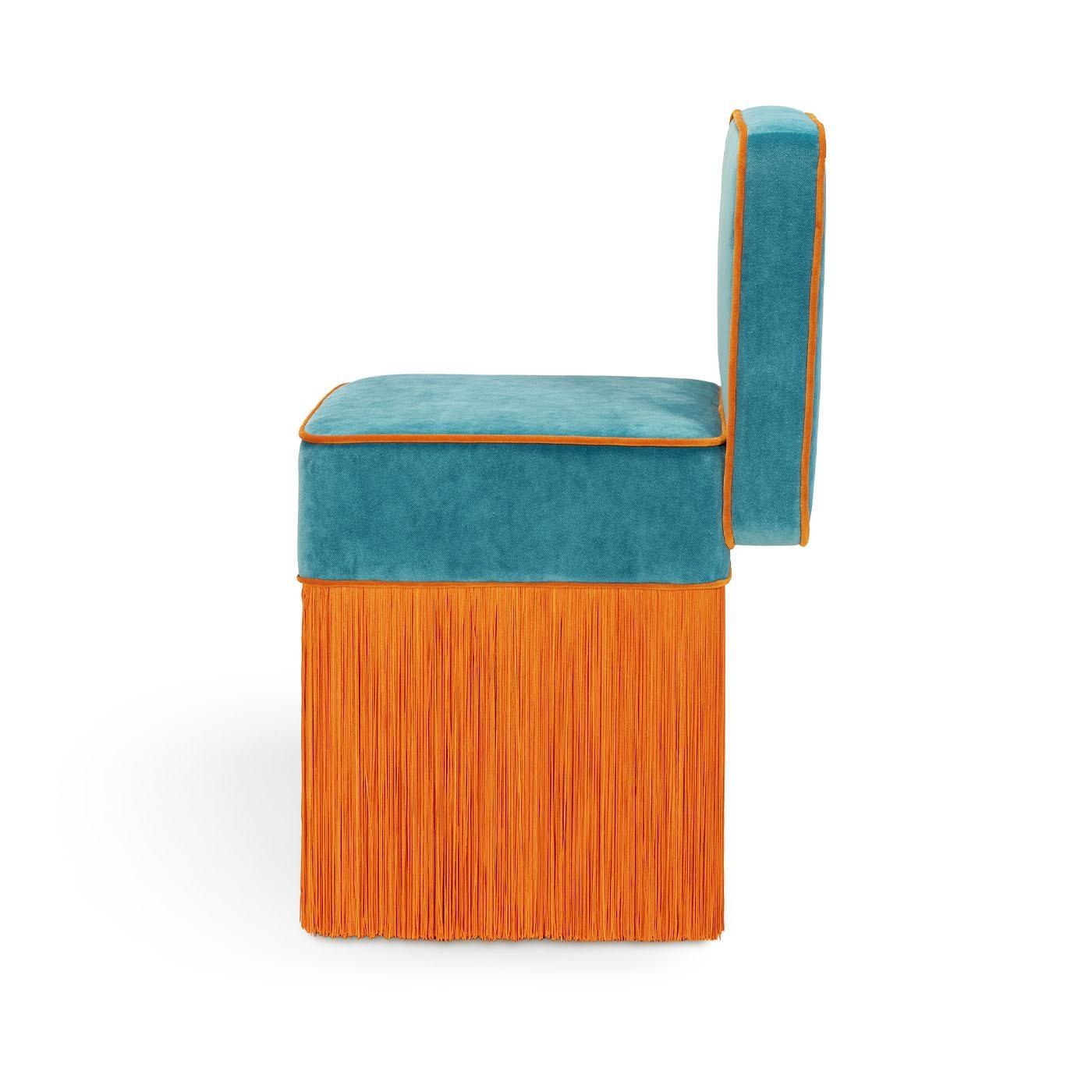 Una celebrazione del comfort raffinato e del design contemporaneo, la sedia The Lilly della Collection'S Treasure di Lorenza Bozzoli è un capolavoro. Si adatta perfettamente agli ambienti, dagli angoli più intimi alle sale da pranzo più eleganti, e