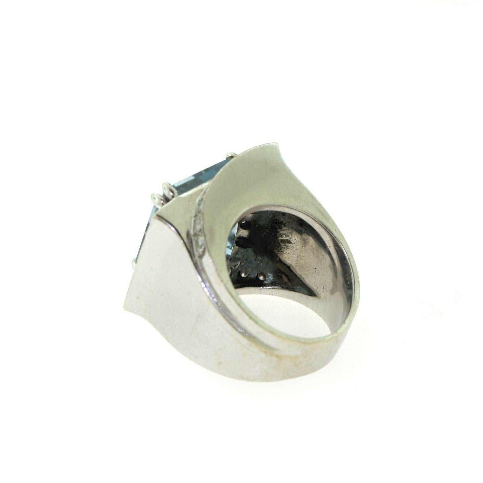Women's or Men's Lillia Curved Square Aquamarine and Diamond Ring in White Gold, 17.46 Carat