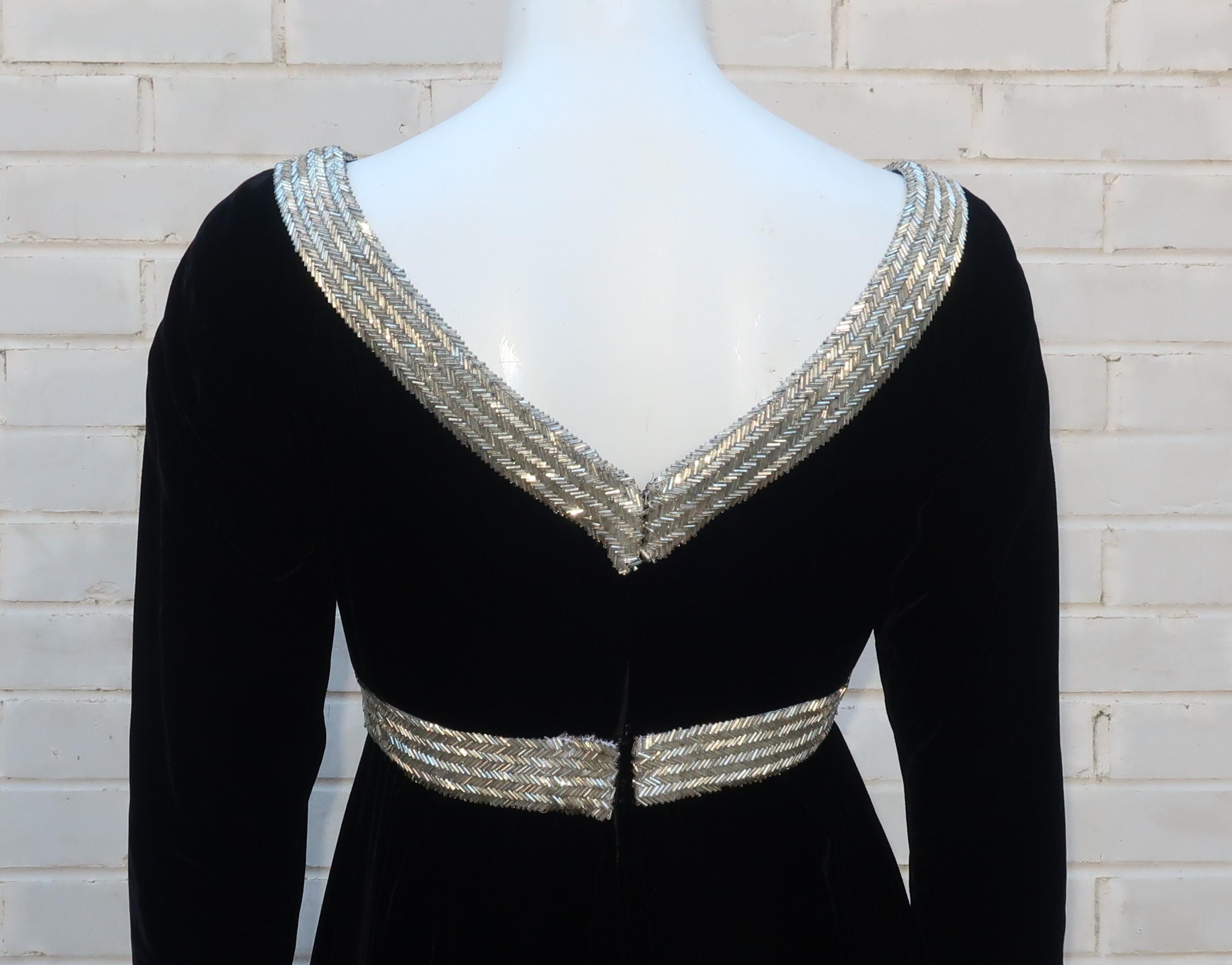 LILLIE RUBIN Schwarzer Samt-Overall mit silberner Perlenstickerei, 1960er Jahre im Angebot 7
