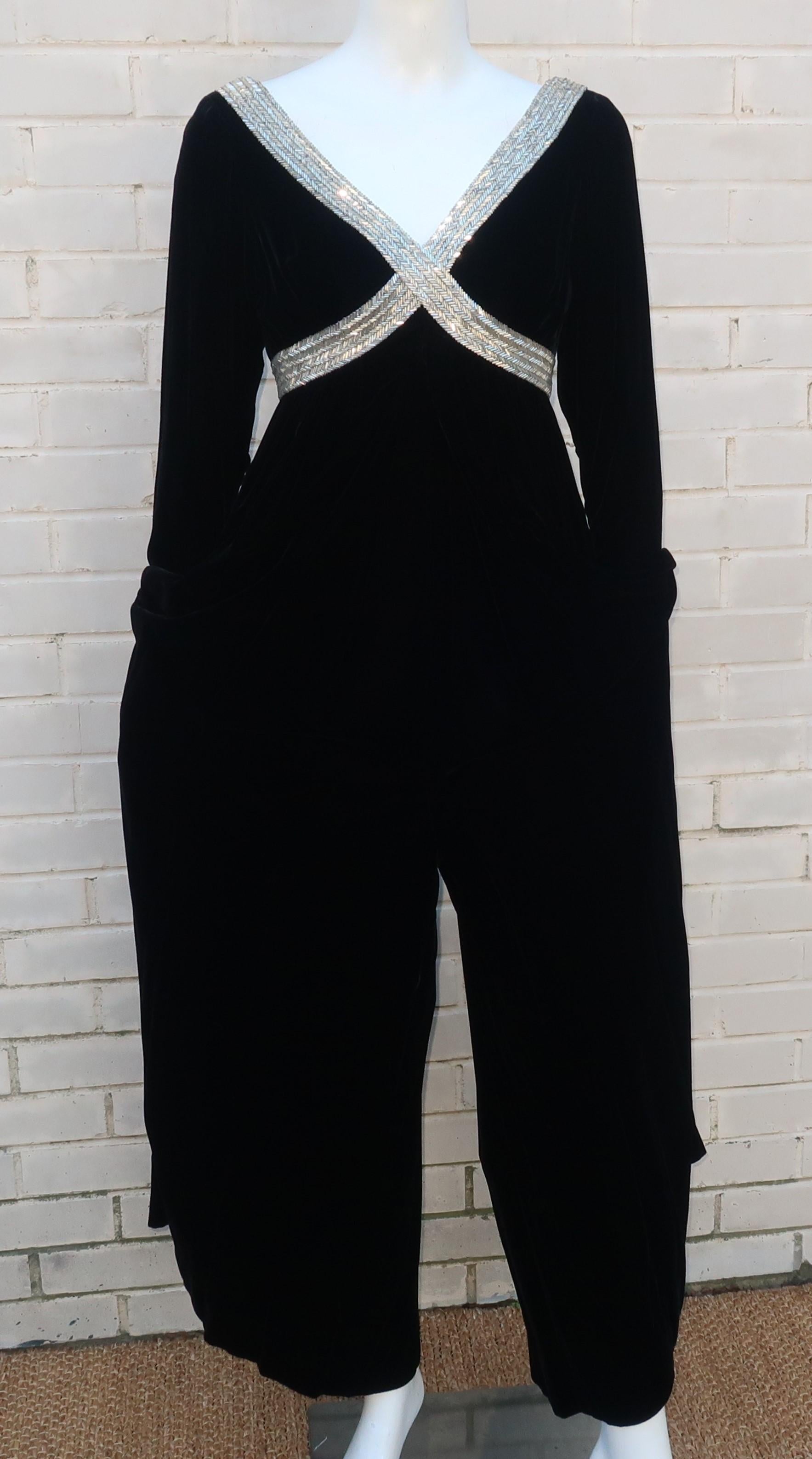 Lillie Rubin - Combinaison en velours noir avec perlage argenté, années 1960 Bon état - En vente à Atlanta, GA