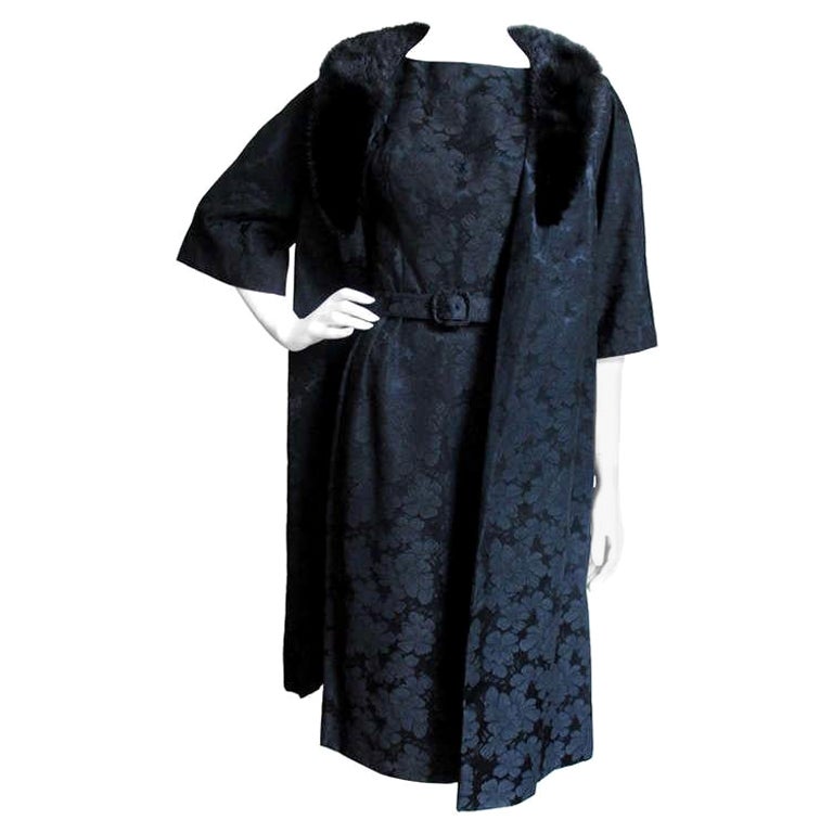 Lillie Rubin New 1950s Seidendamastkleid und Mantel mit Nerzkragen im Angebot