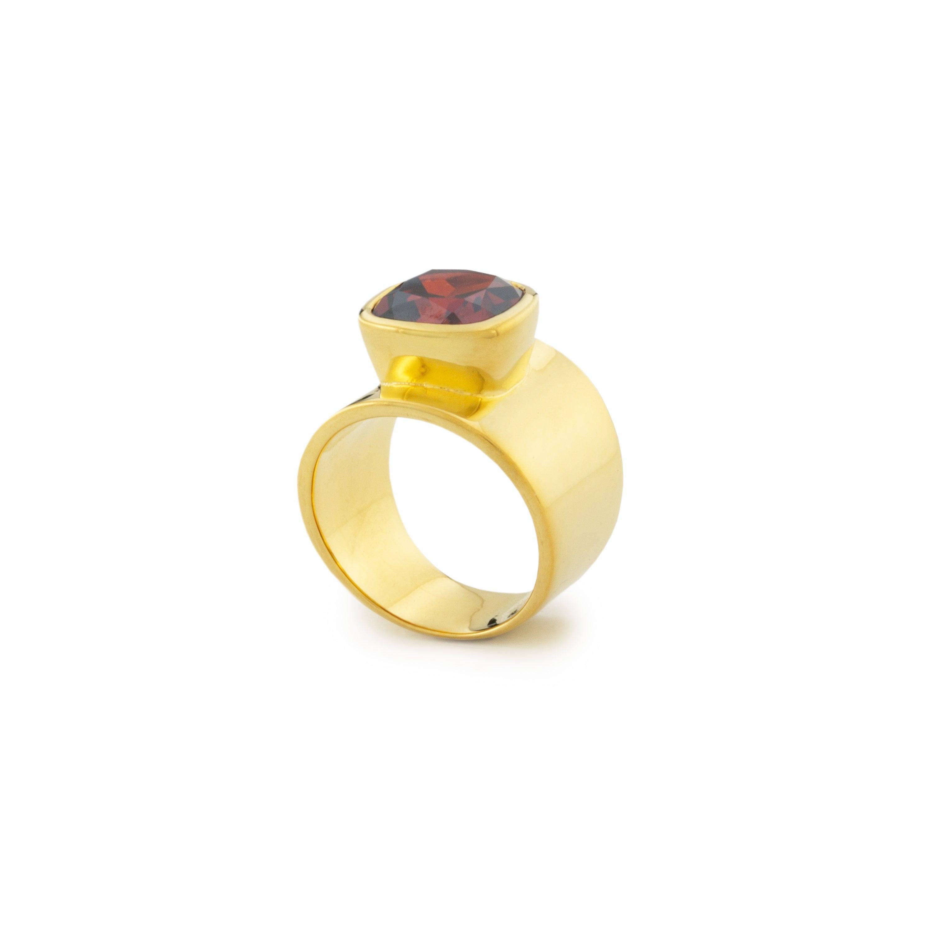 For Sale:  Lilly Band Ring in 18k Gold Brushed Finish with 4.20 Carat Citrine 7