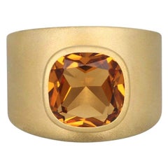 Lilly Band Ring in 18k Gold Brushed Finish with 4.20 Carat Citrine