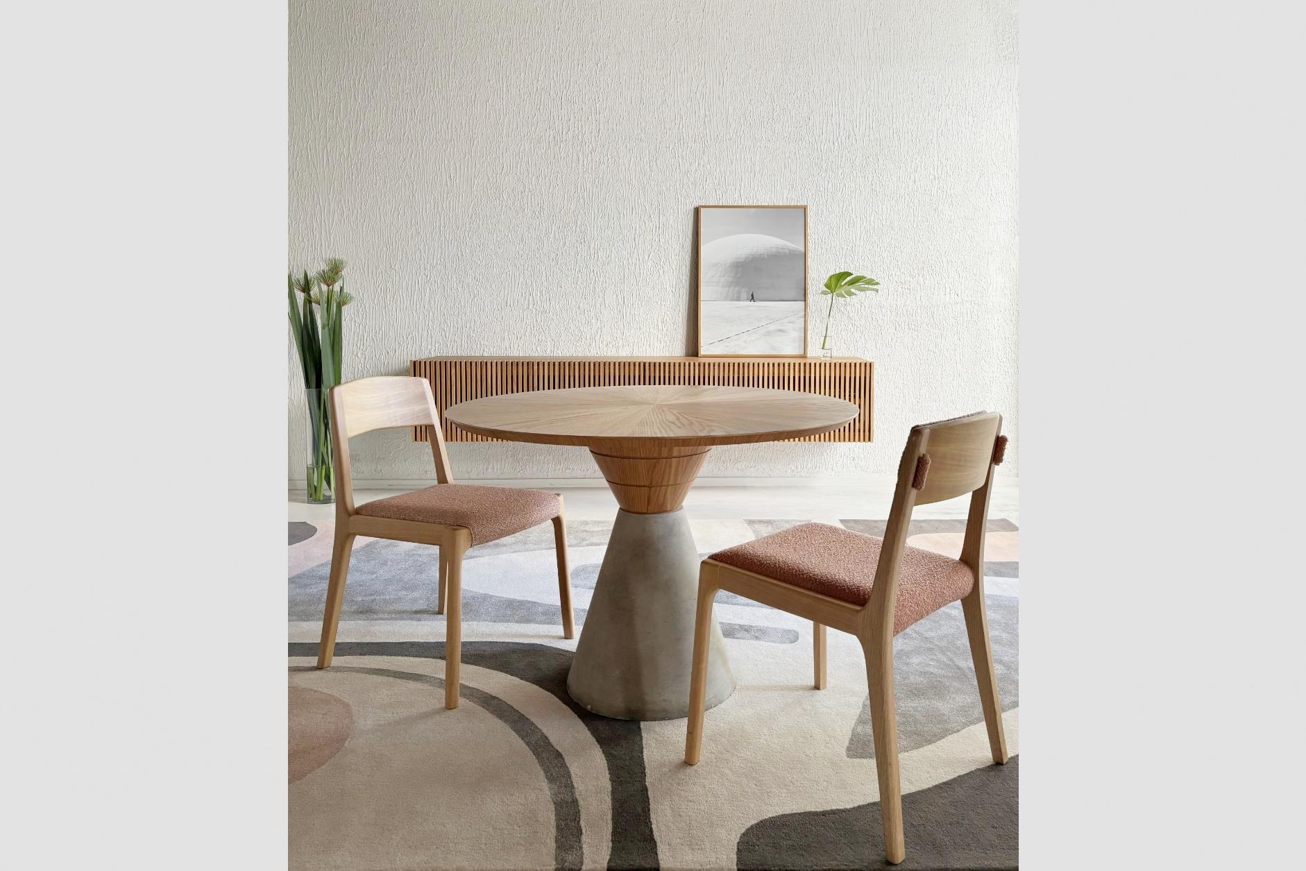 Schwarzer Stuhl „Lilly“ aus Massivholz, schwarz ebonisiert im Angebot 1