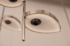 Lustre LED sculptural contemporain Lilly, laiton massif et cristal. Grand